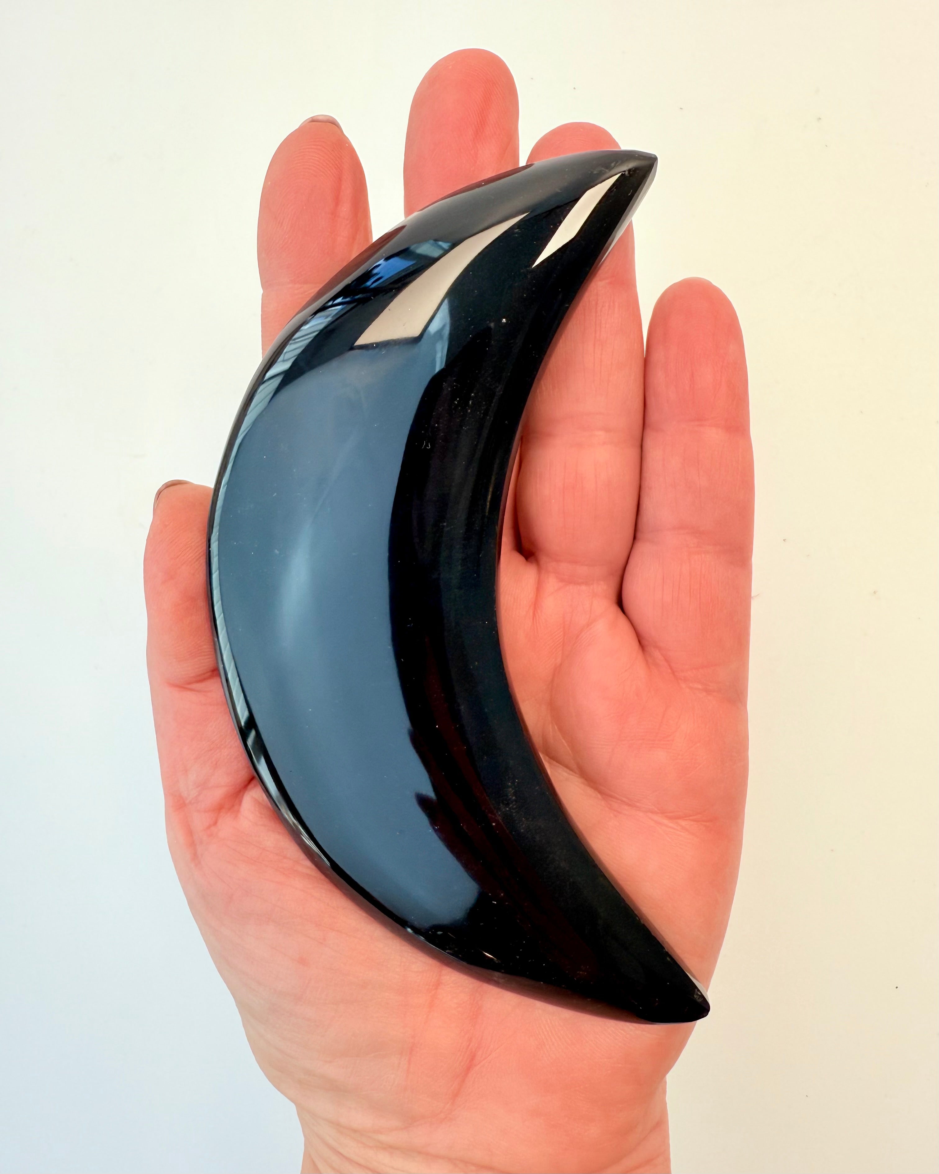 BLACK MOON GUARDIAN - KRYSTAL