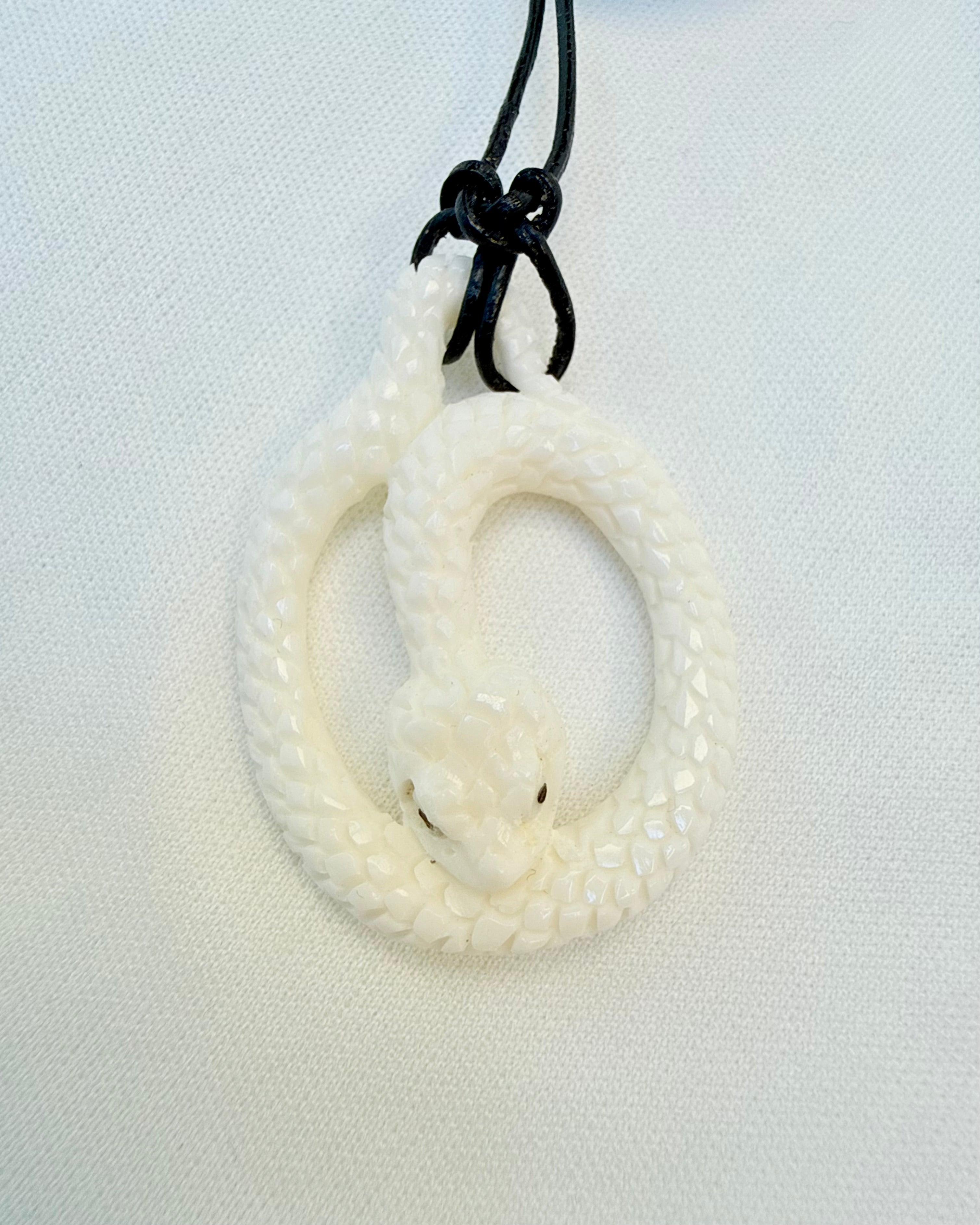 DEN UENDELIGE ENERGI - AMULET - UNIKA