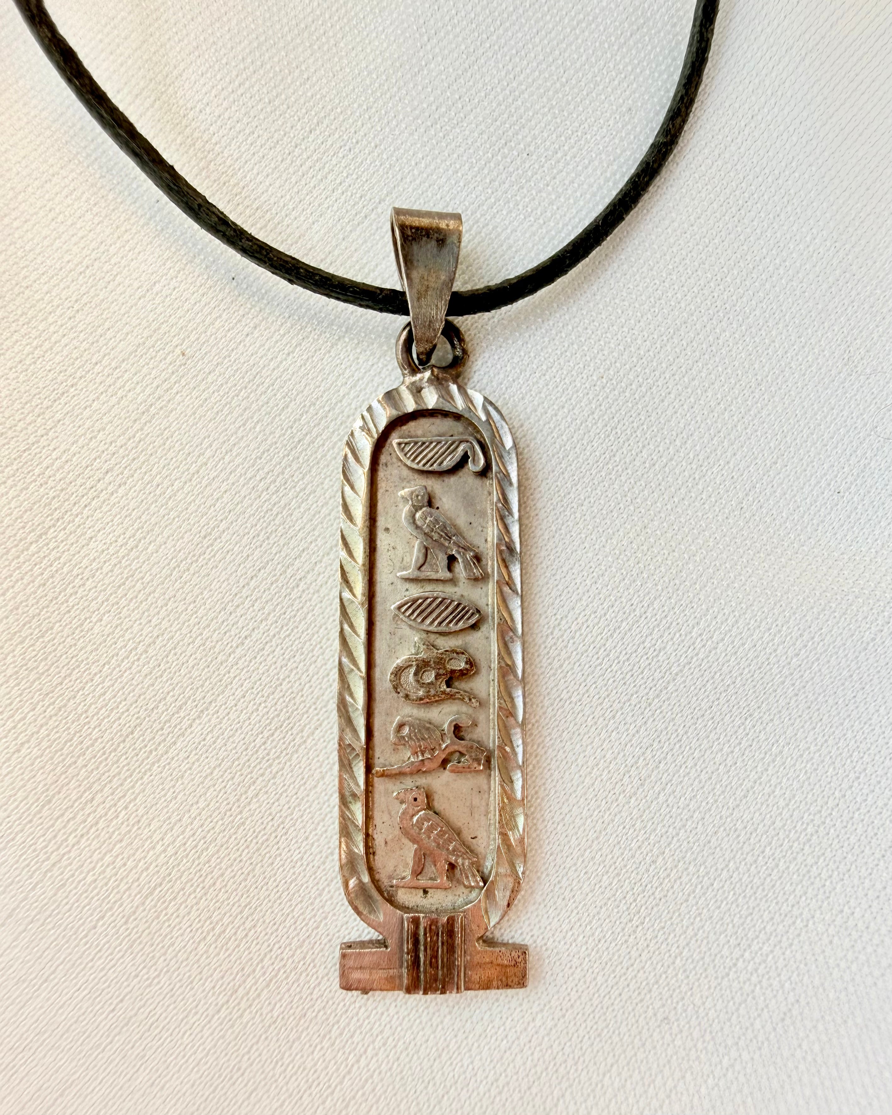 SJÆLENS AMULET - UNIKA