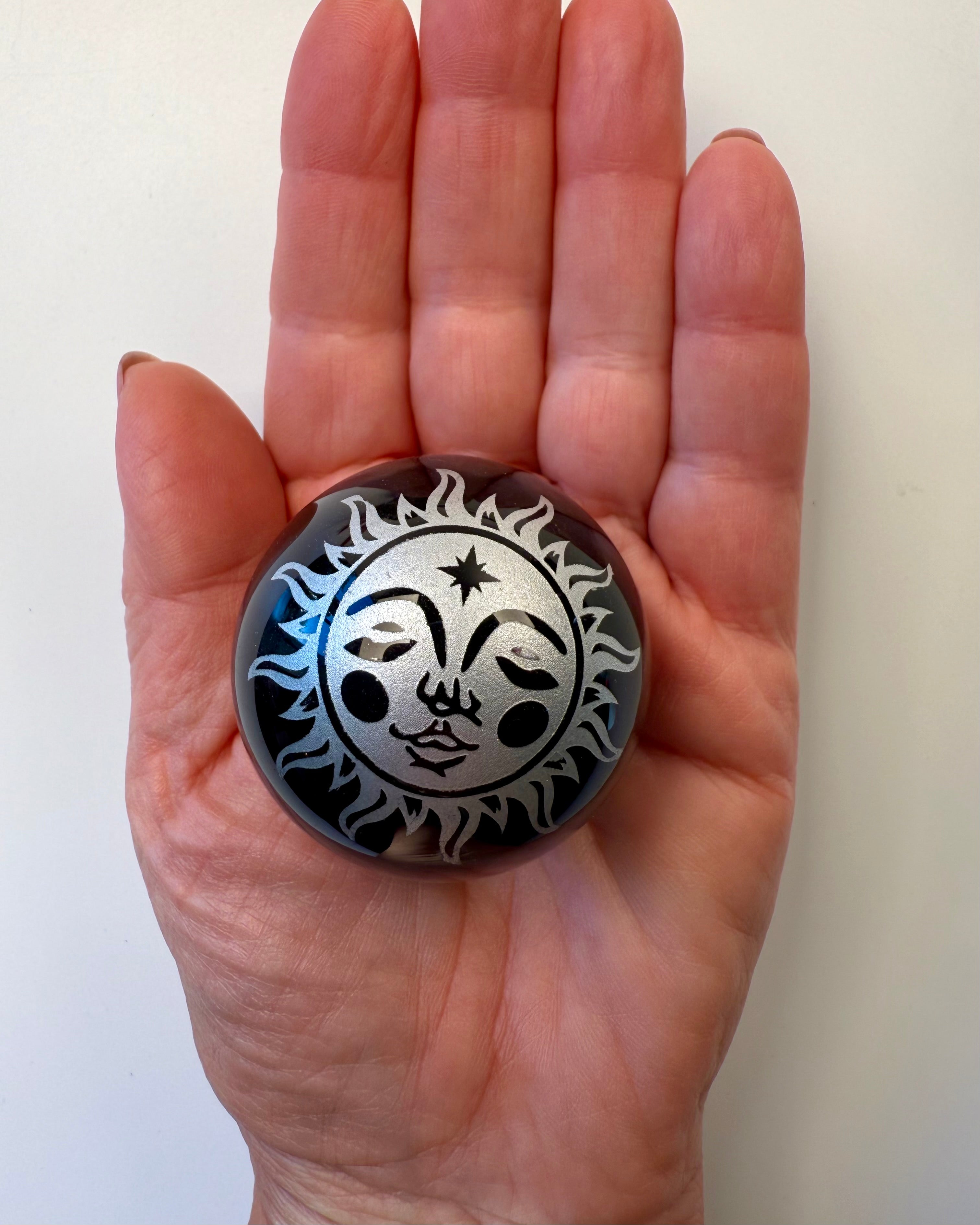 DAY AND NIGHT - KRYSTALKUGLE