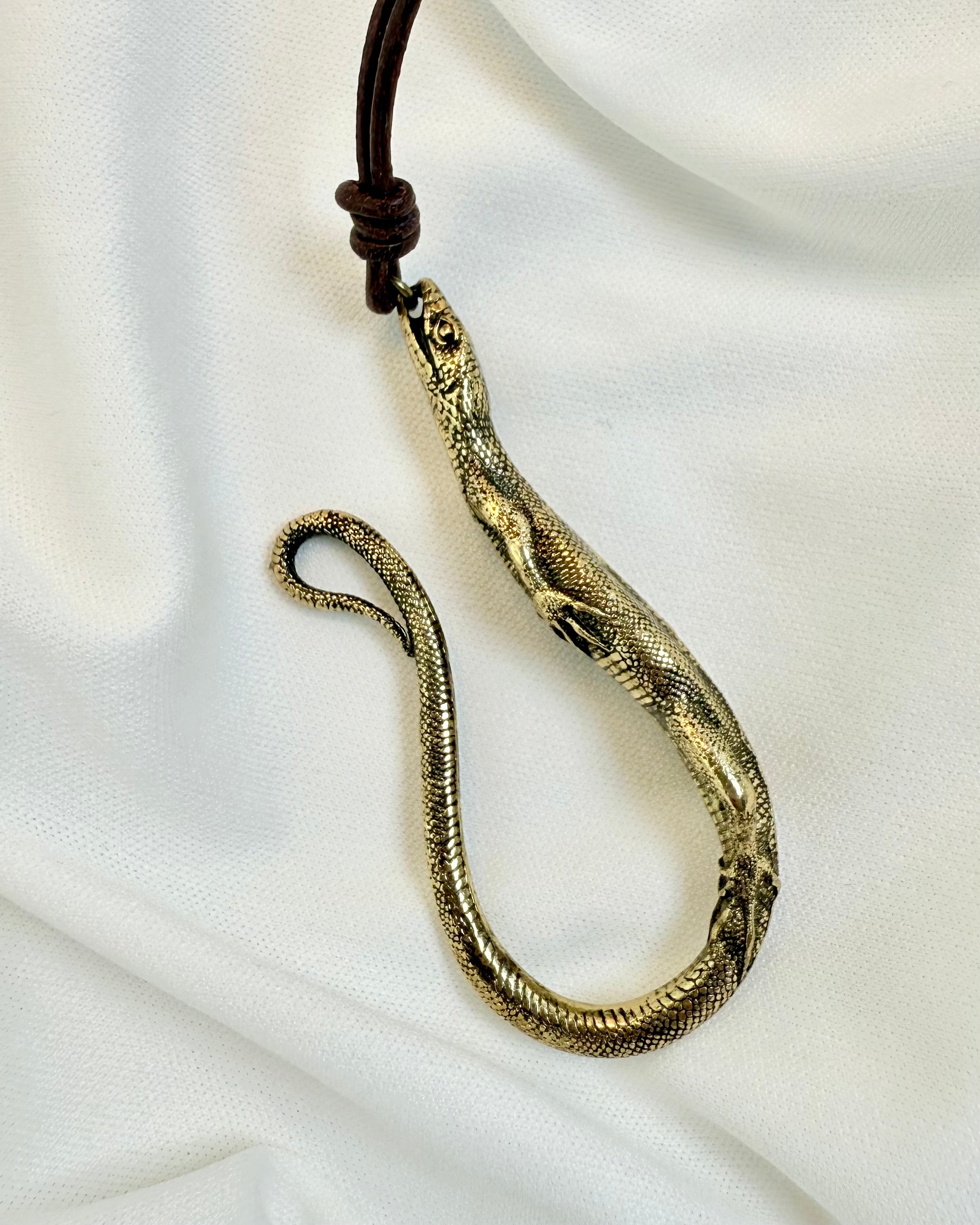 SLIP OG KOM VIDERE - AMULET - UNIKA