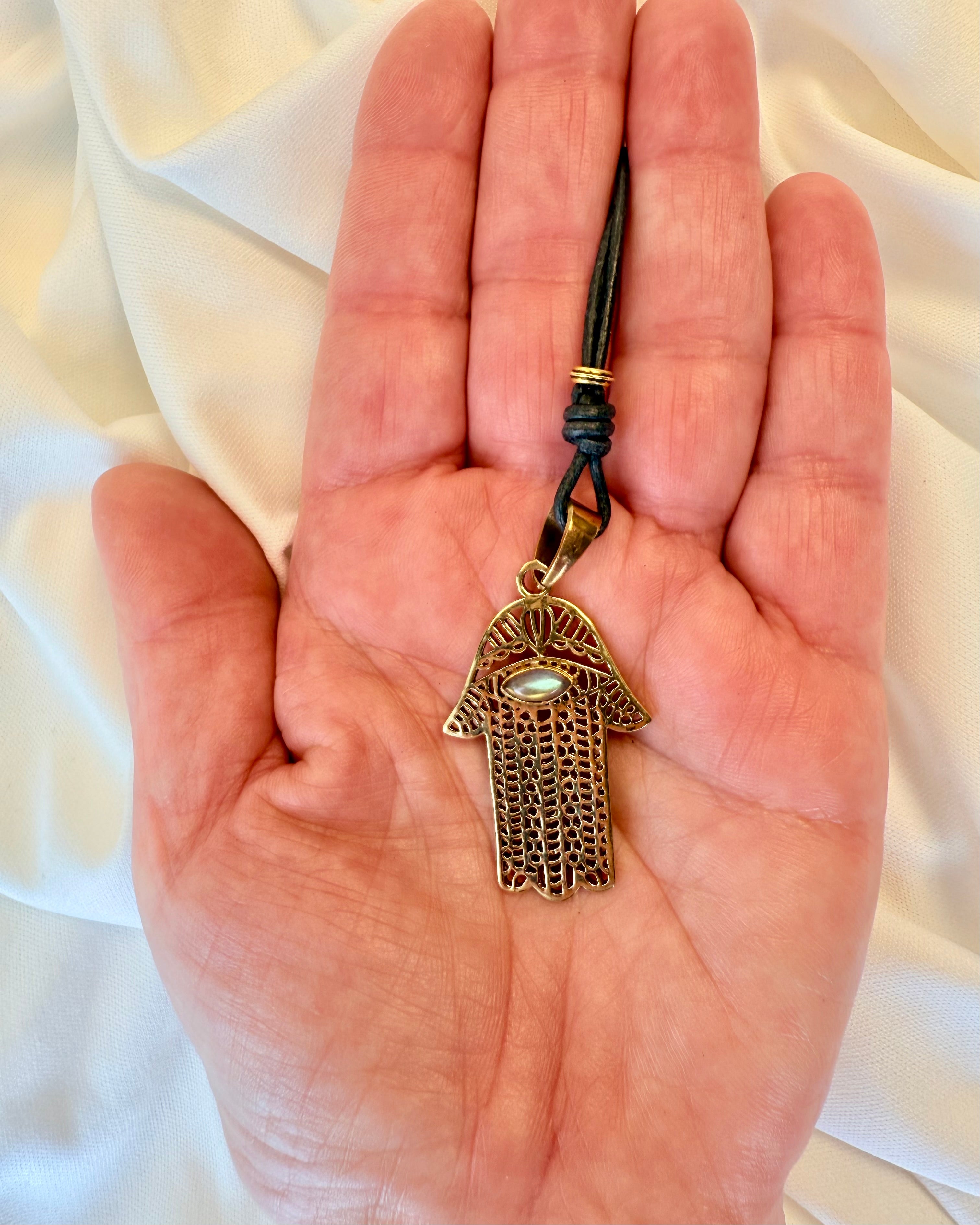 HJEM I SJÆLEN - AMULET - UNIKA