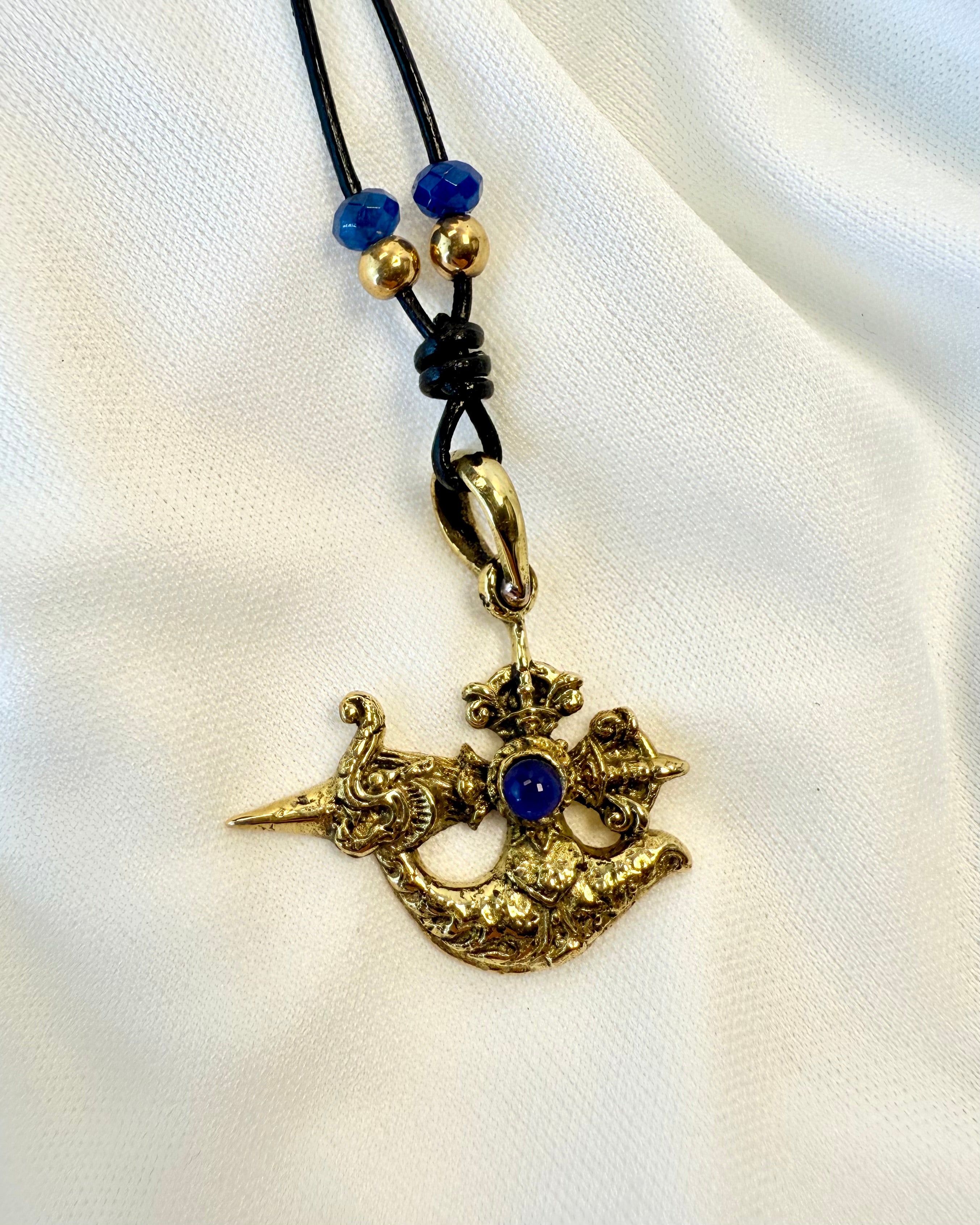 HANDLINGENS MESTER - AMULET - UNIKA