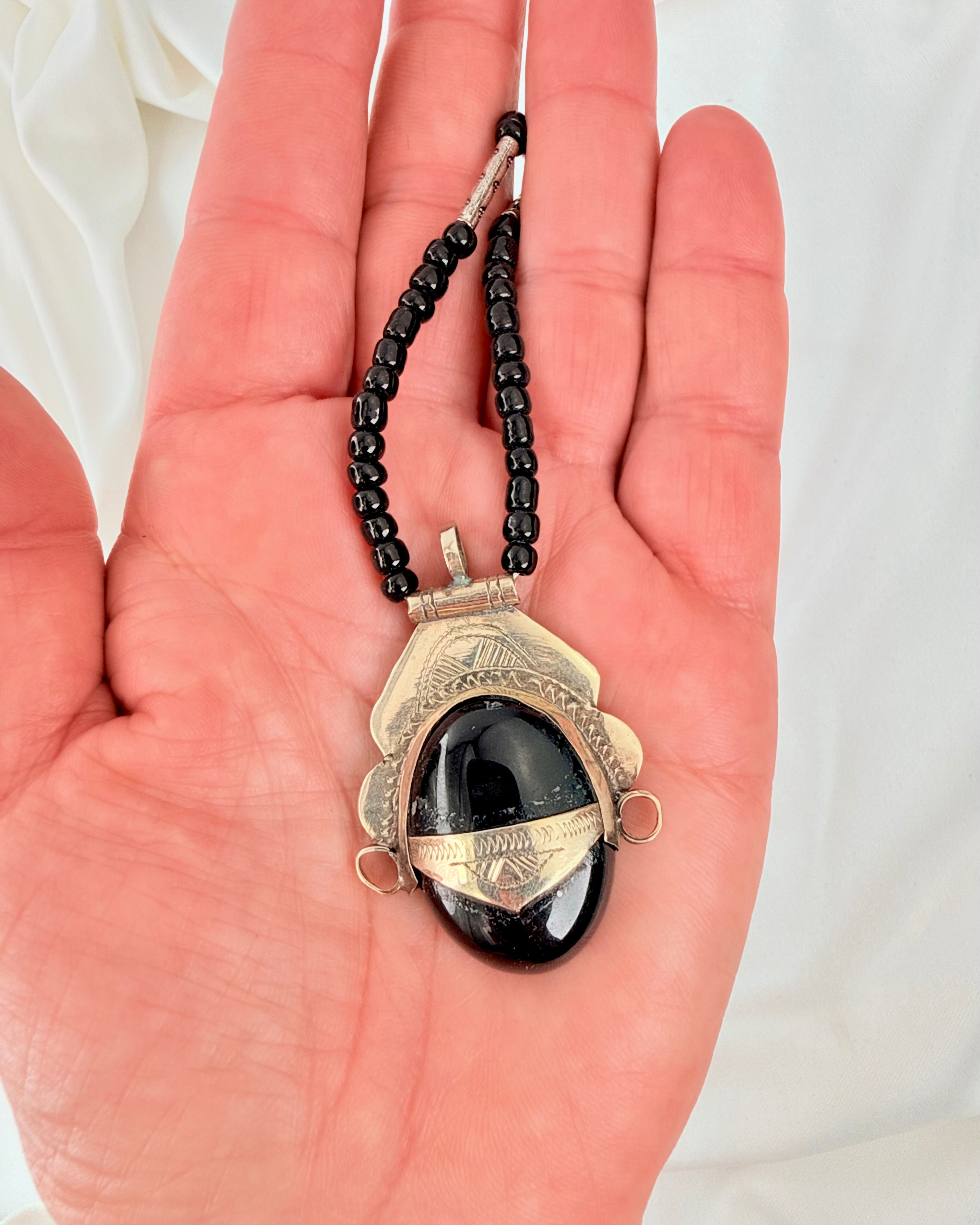 OVERBLIK OG OVERSKUD - ORAKELAMULET - UNIKA