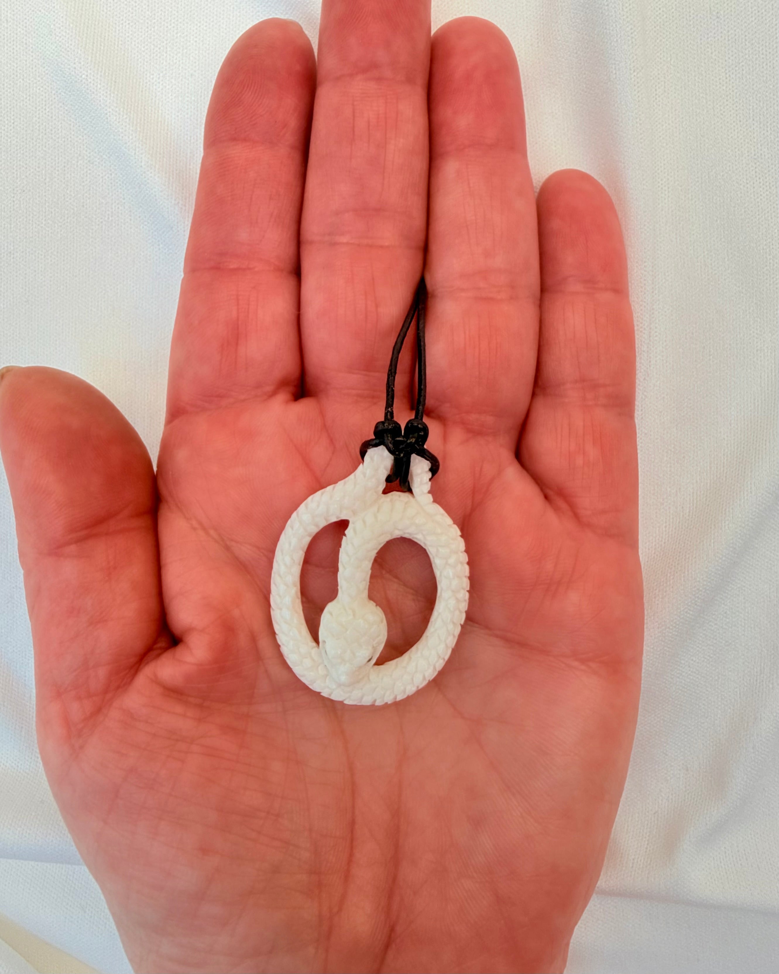 DEN UENDELIGE ENERGI - AMULET - UNIKA