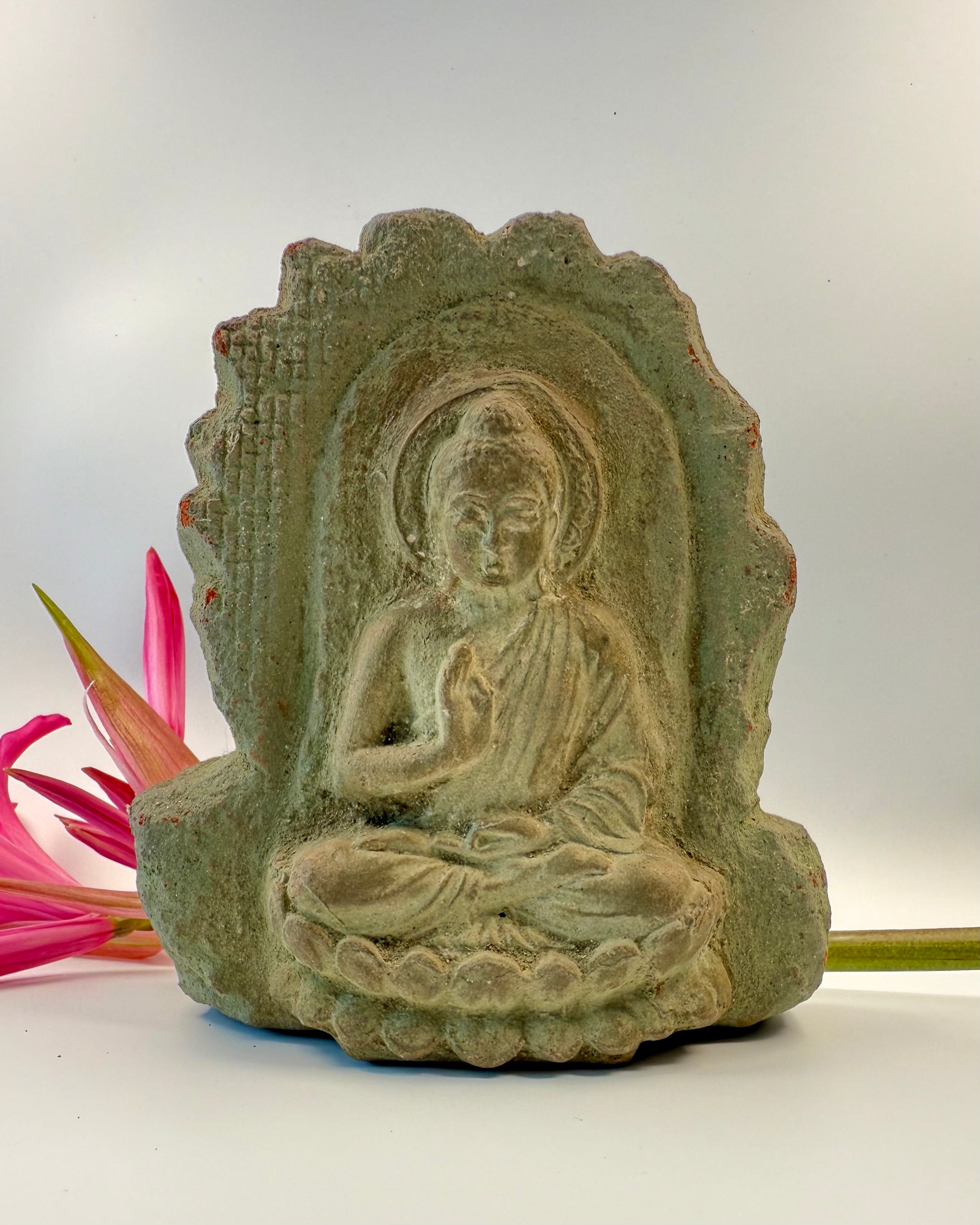 LØFTER DIN ENERGI I STILHED - BUDDHA - UNIKA