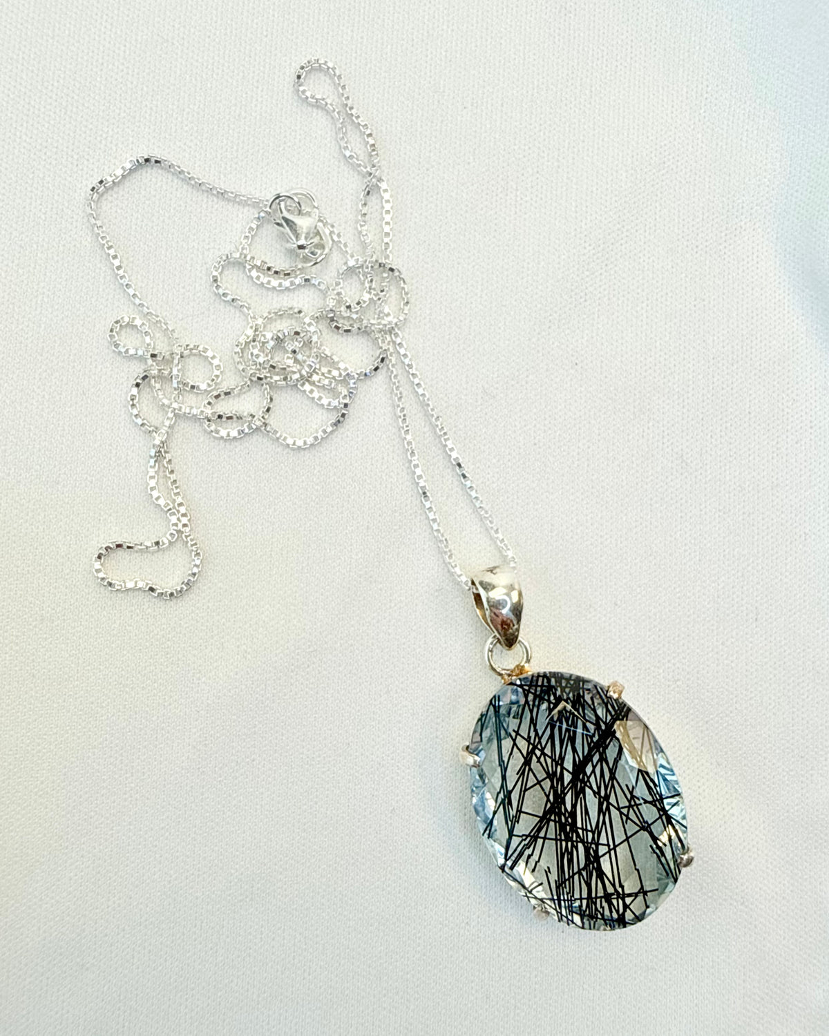 SORT LYS - AMULET - UNIKA