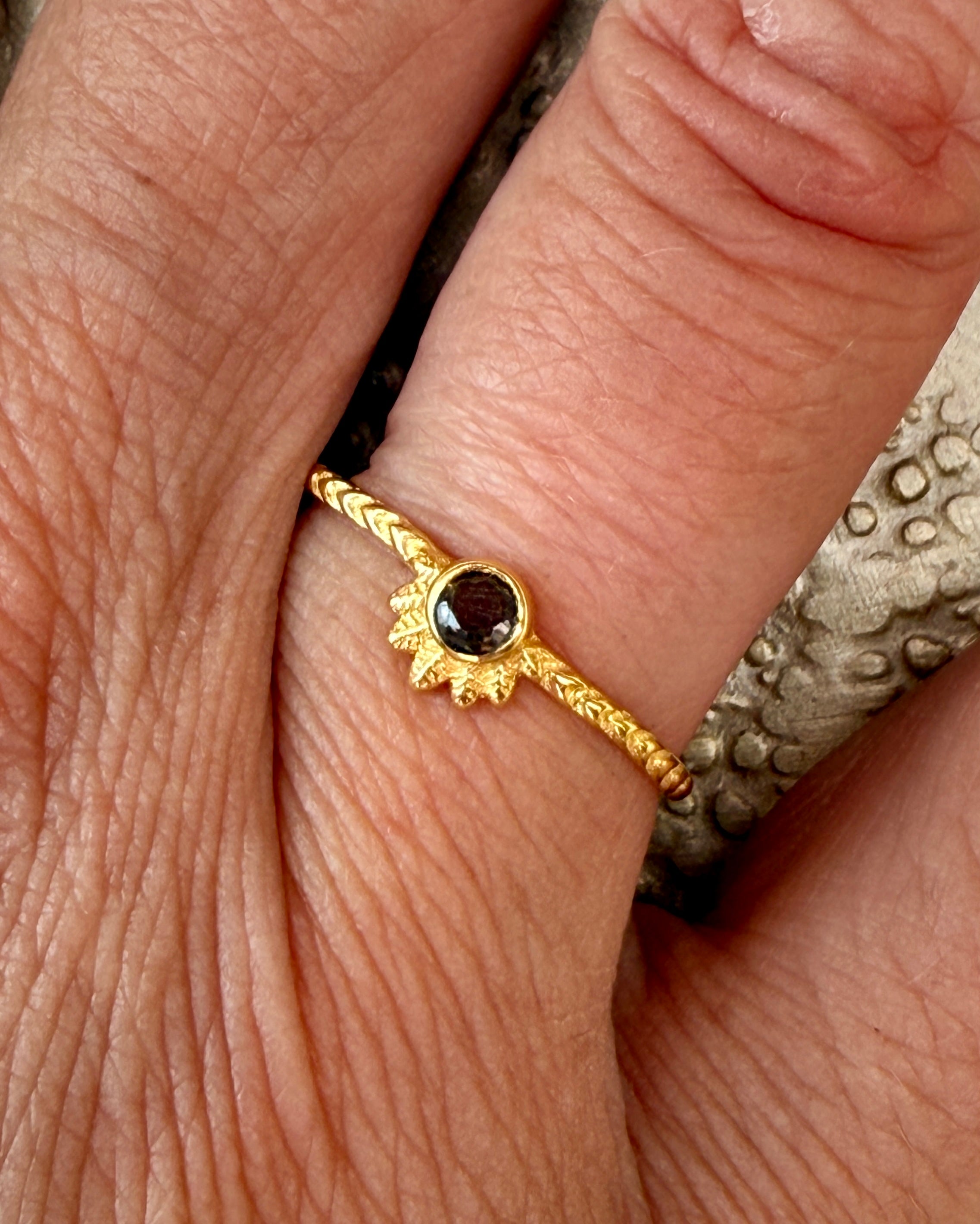 BEROLIGENDE ENERGIFLOW - RING - UNIKA