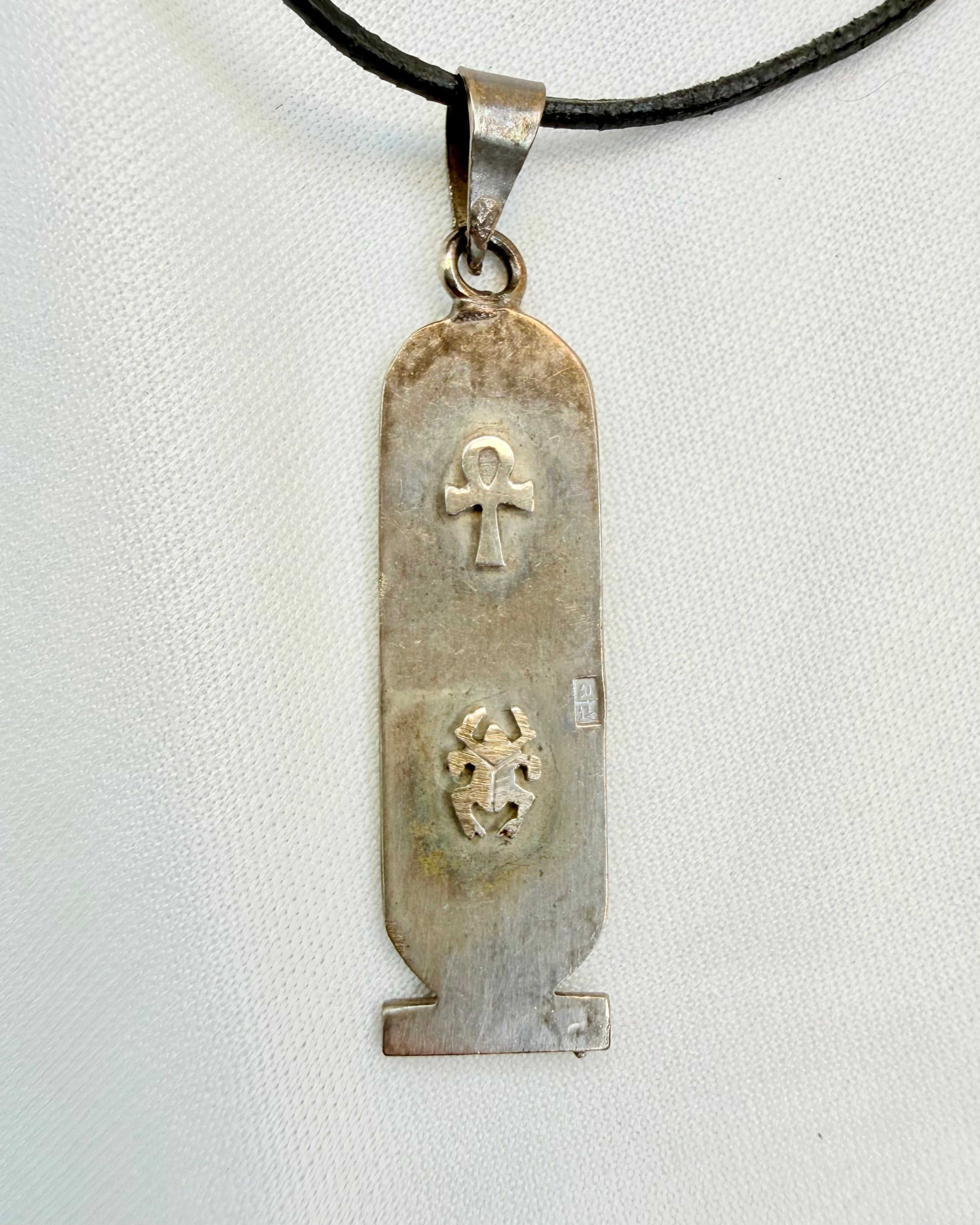 SJÆLENS AMULET - UNIKA