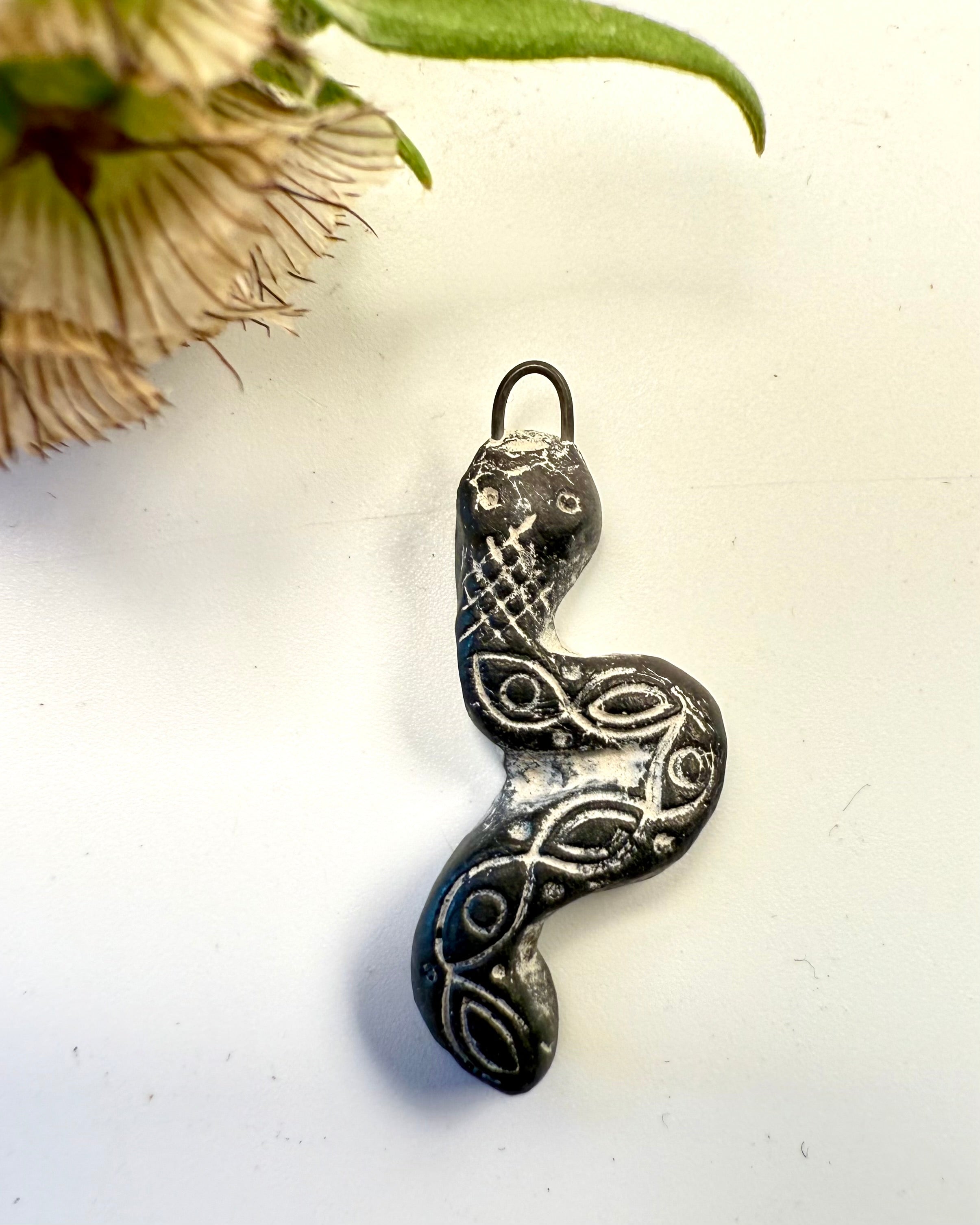 CHARME OG SNEDIGHED - AMULET - UNIKA