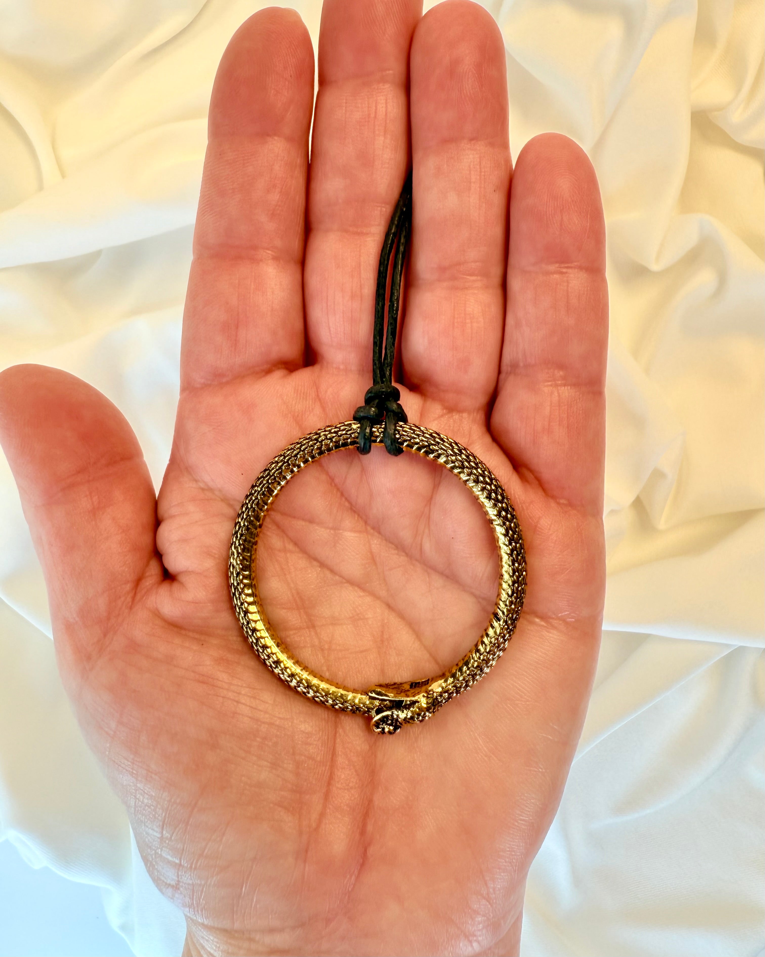 DEN GYLDNE OVERGANG - AMULET