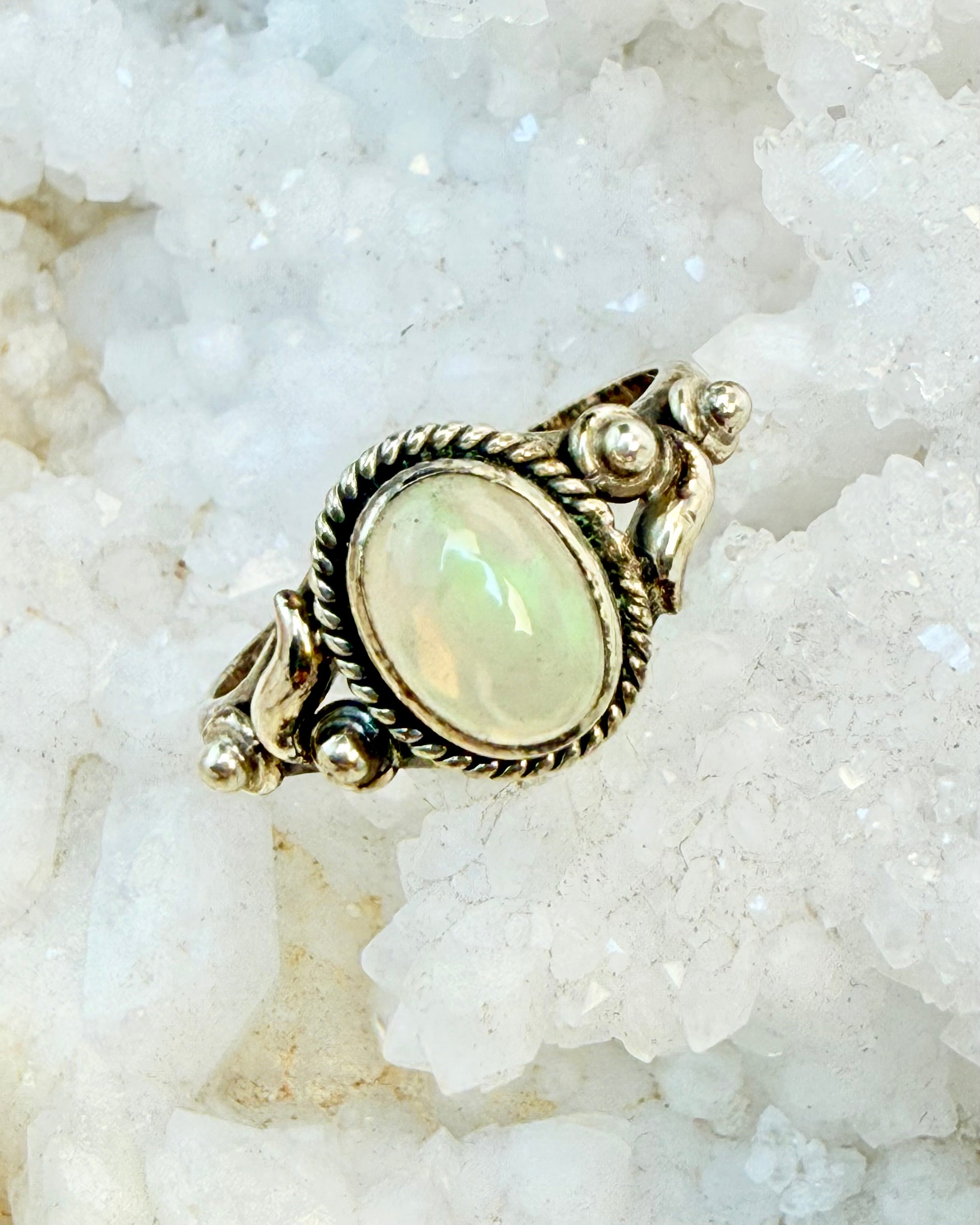 TIDLØS BALANCE - RING - UNIKA