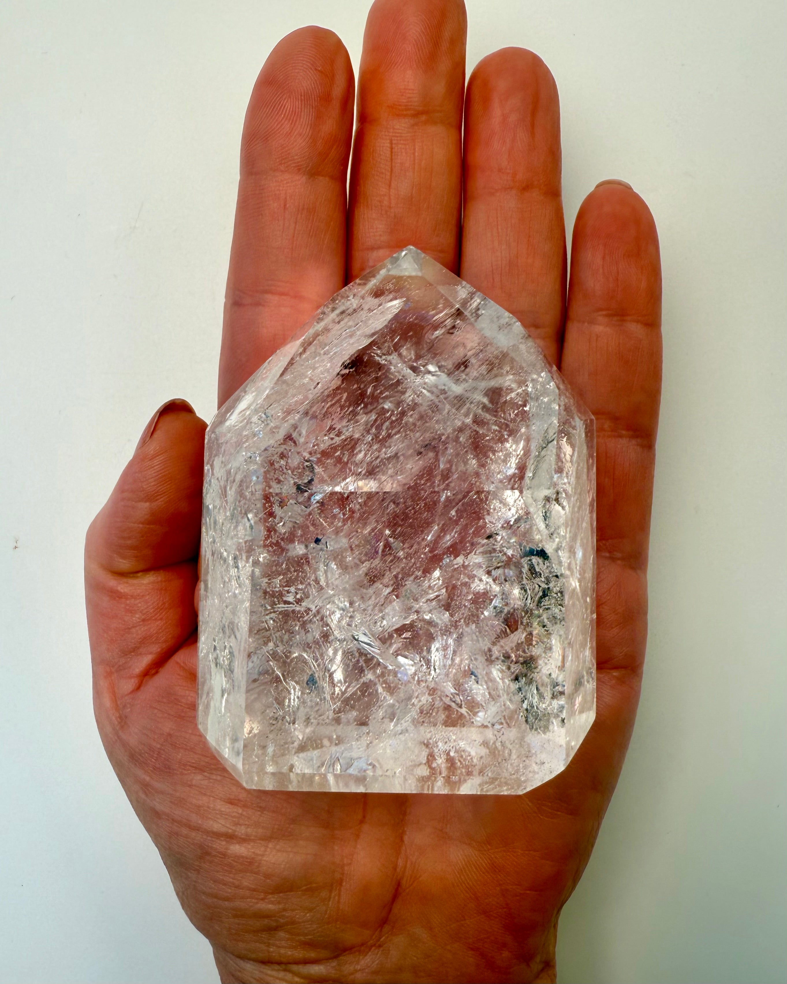 GLÆDE OG TRYGHED PÅ ET HØJERE PLAN - KRYSTAL - UNIKA