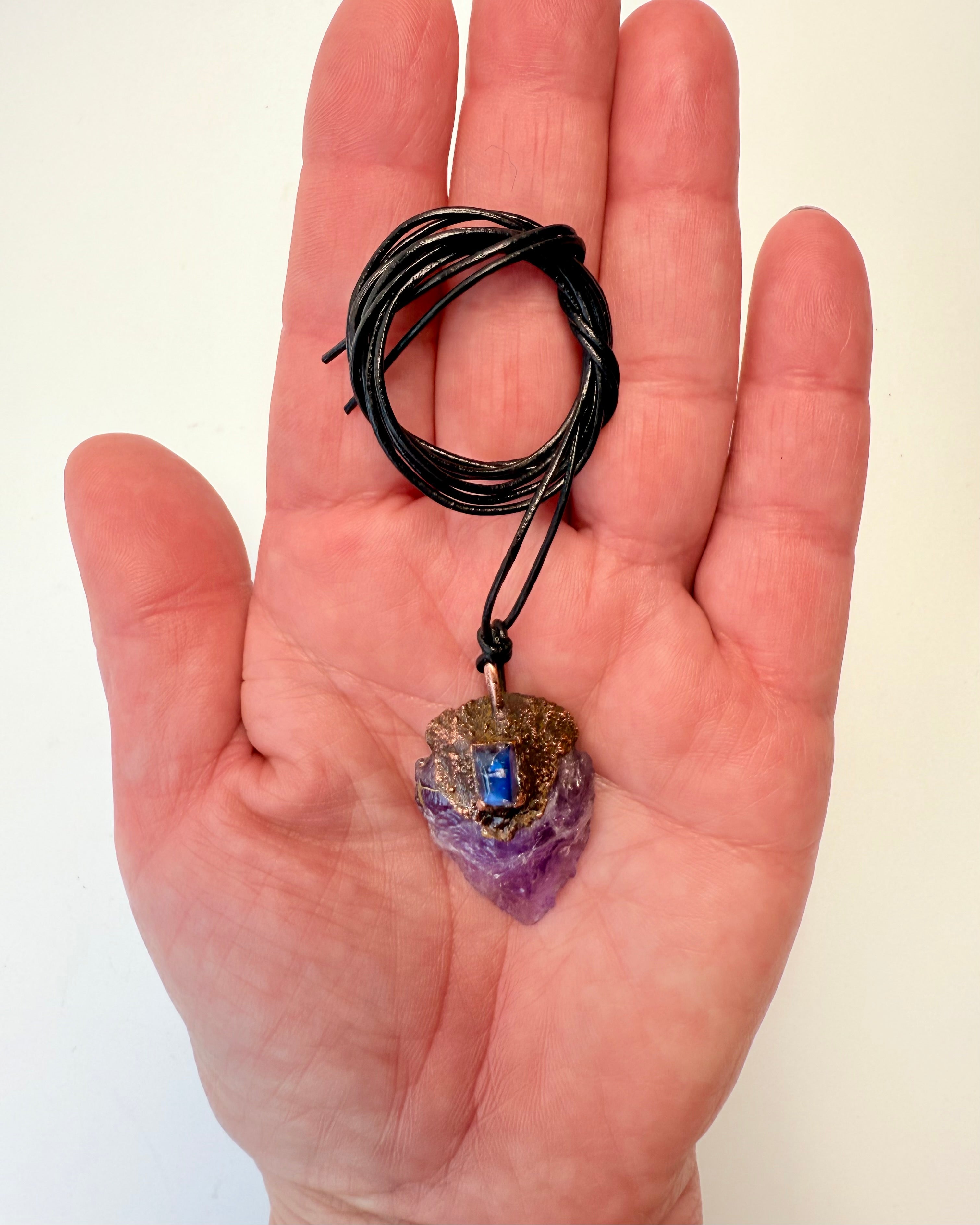 HEALER’S COMPANION - AMULET - UNIKA