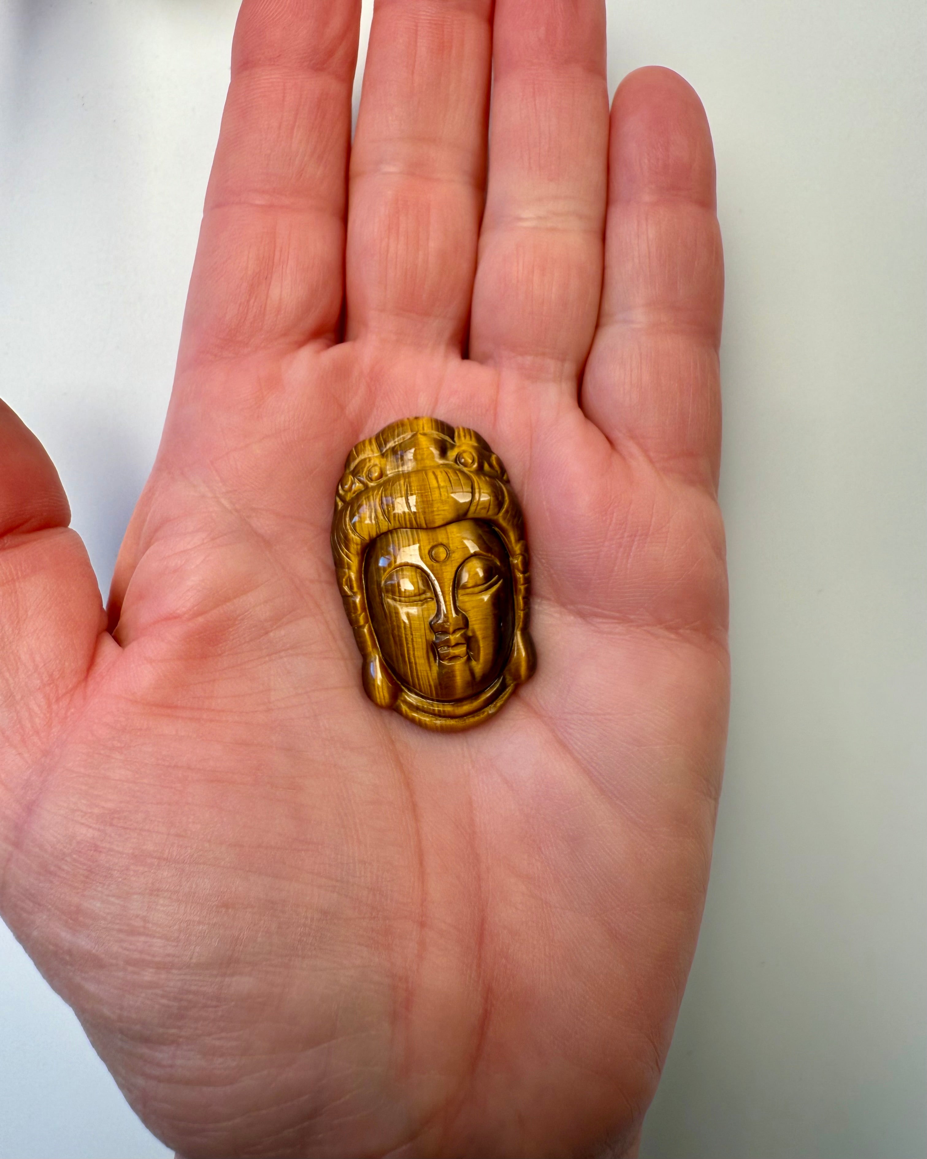 DEN GYLDNE INDSIGT OG RIGDOM - AMULET