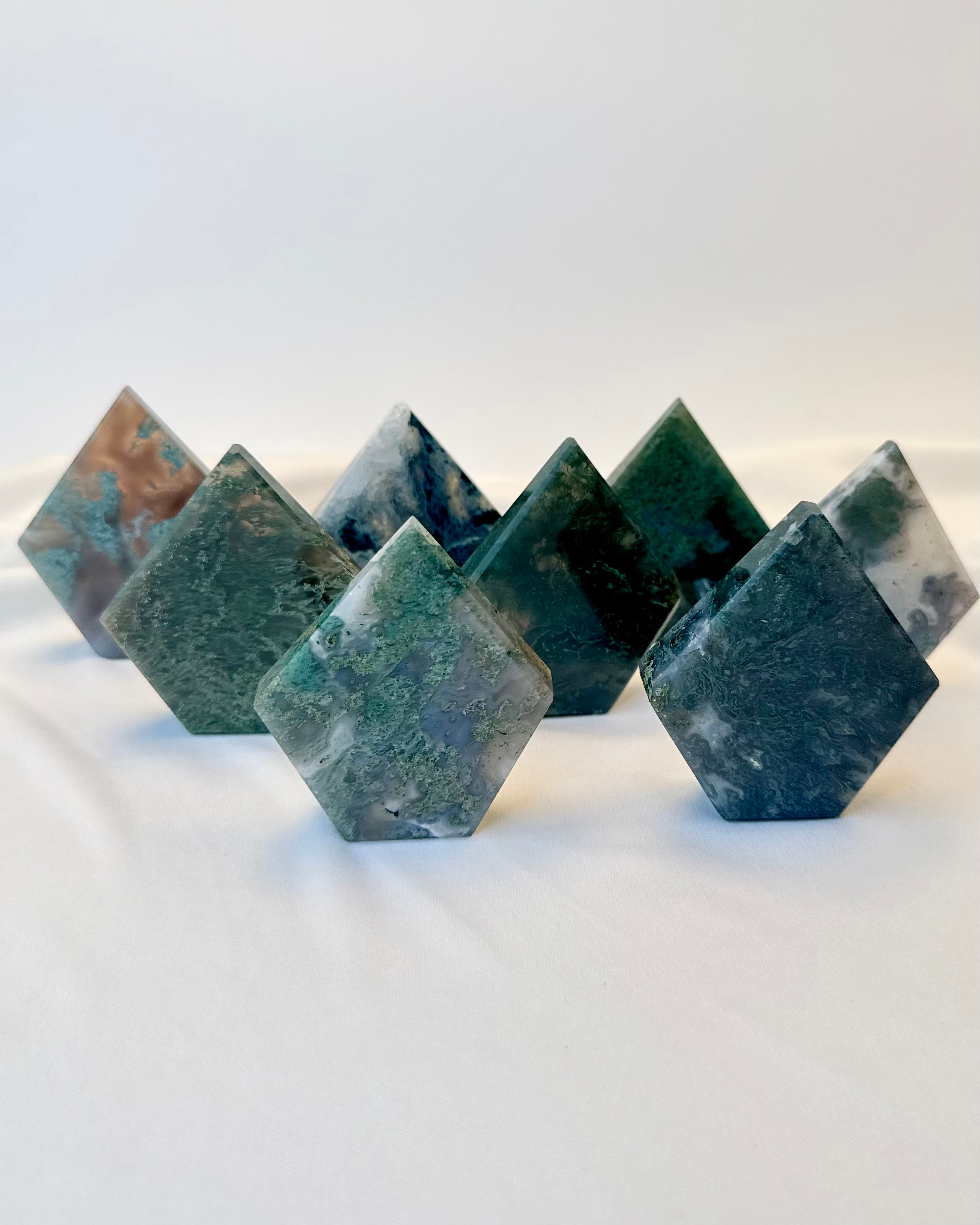 UFRIVILLIGE MØNSTRE OG OVERBEVISNINGER - KRYSTAL