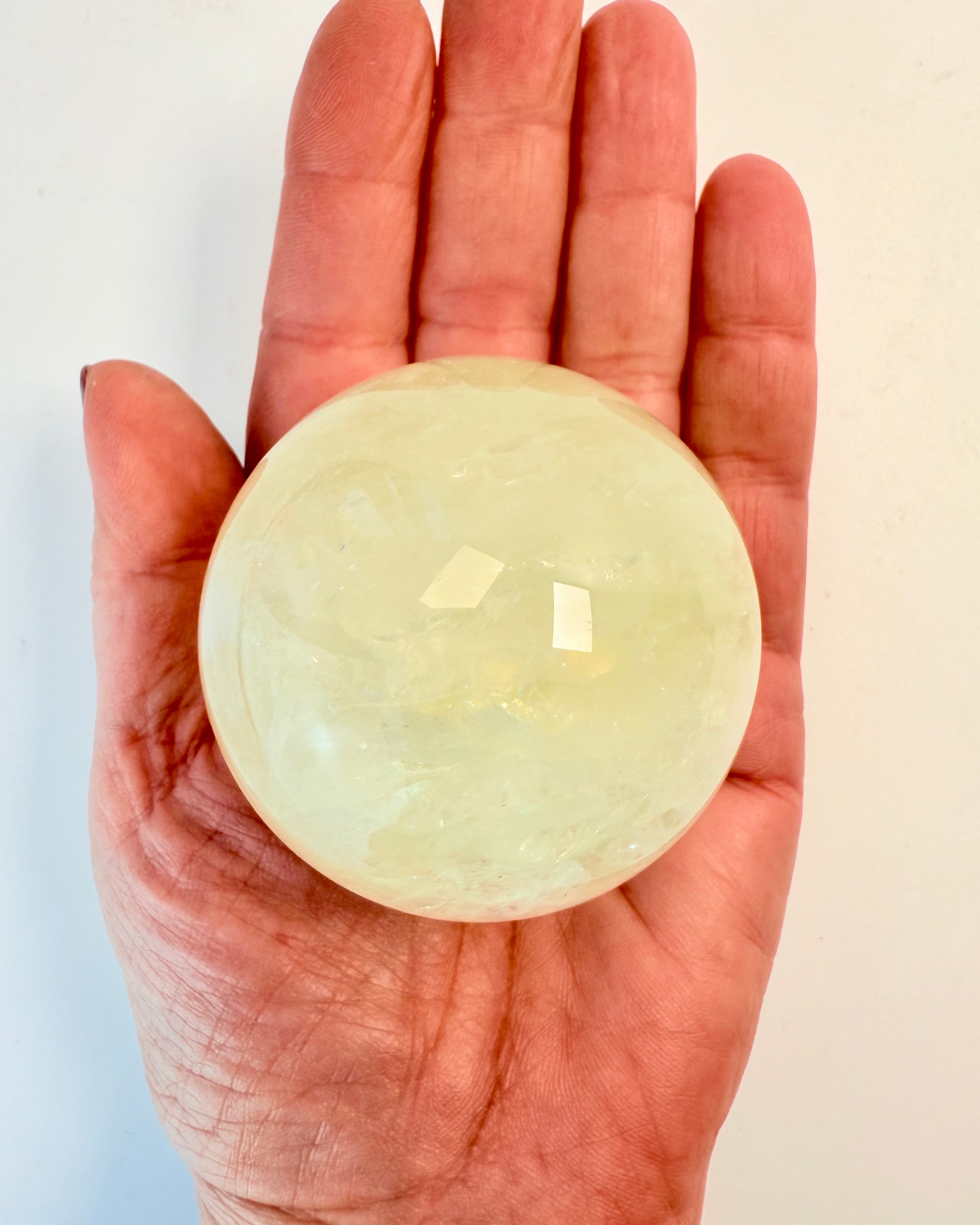 FEMININ INTELLIGENS - KRYSTALKUGLE - UNIKA