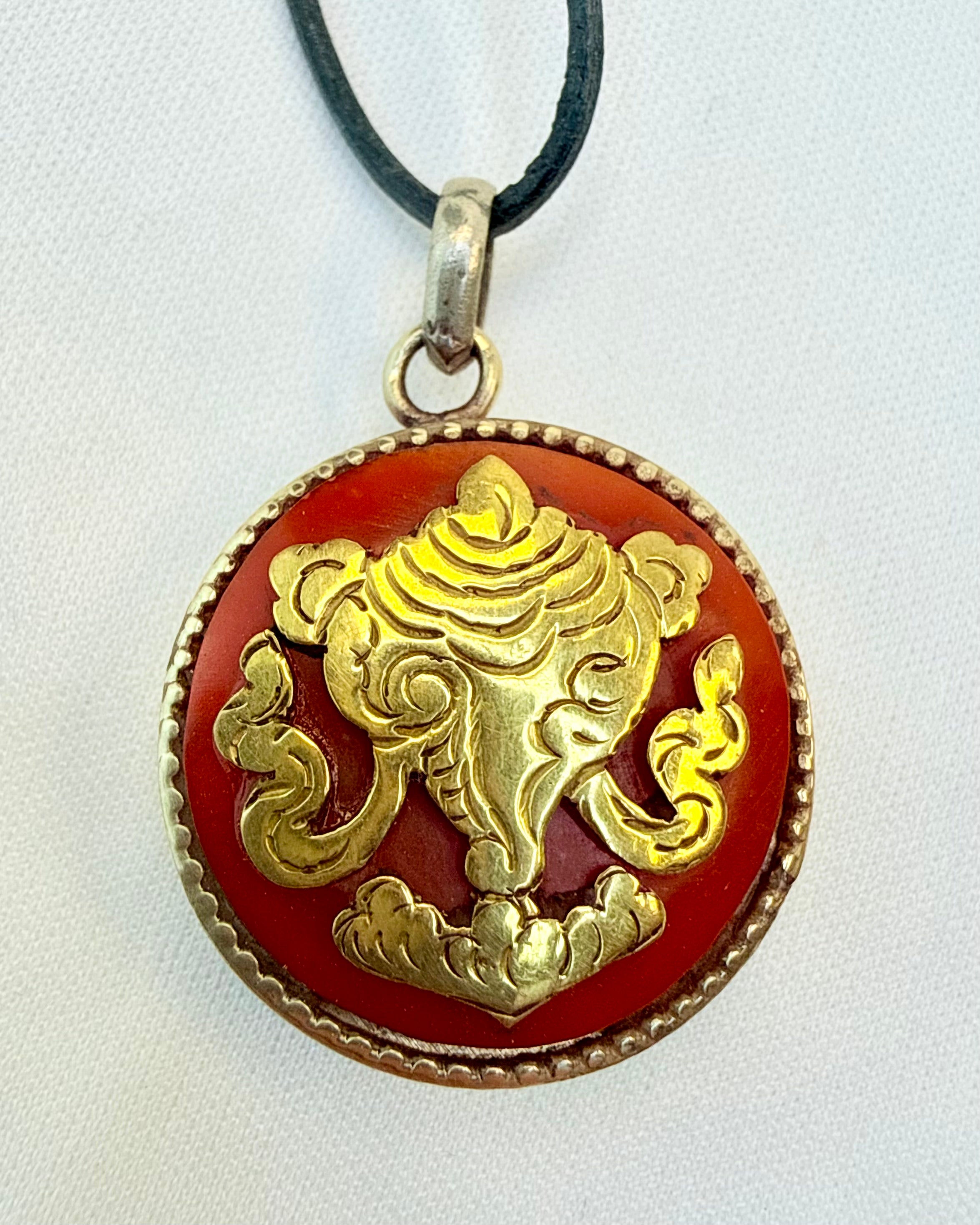 MANIFESTER DIT LIV - AMULET