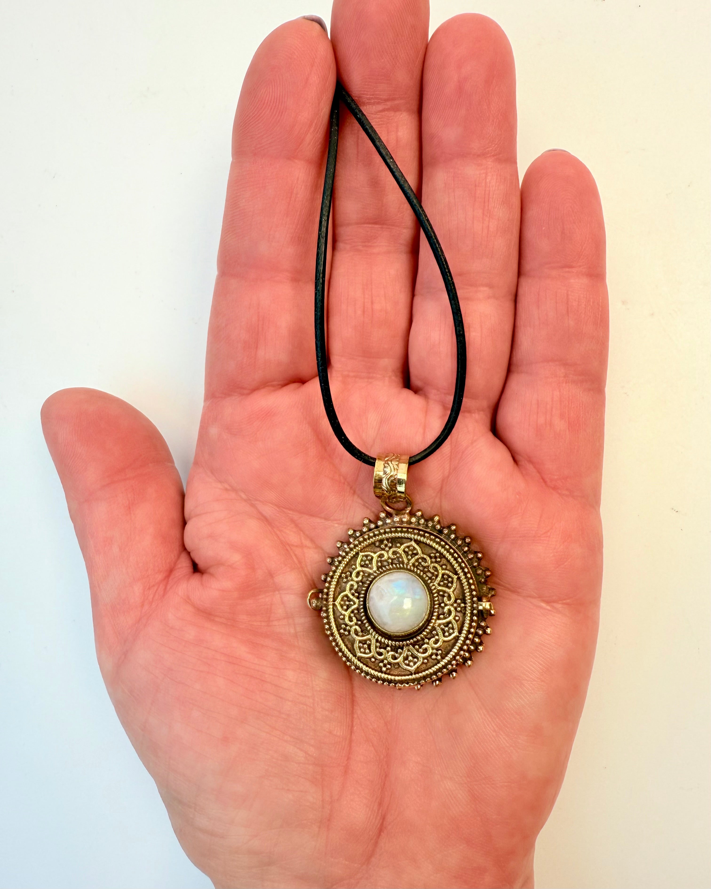 DINE LIVSVÆRDIER - AMULET
