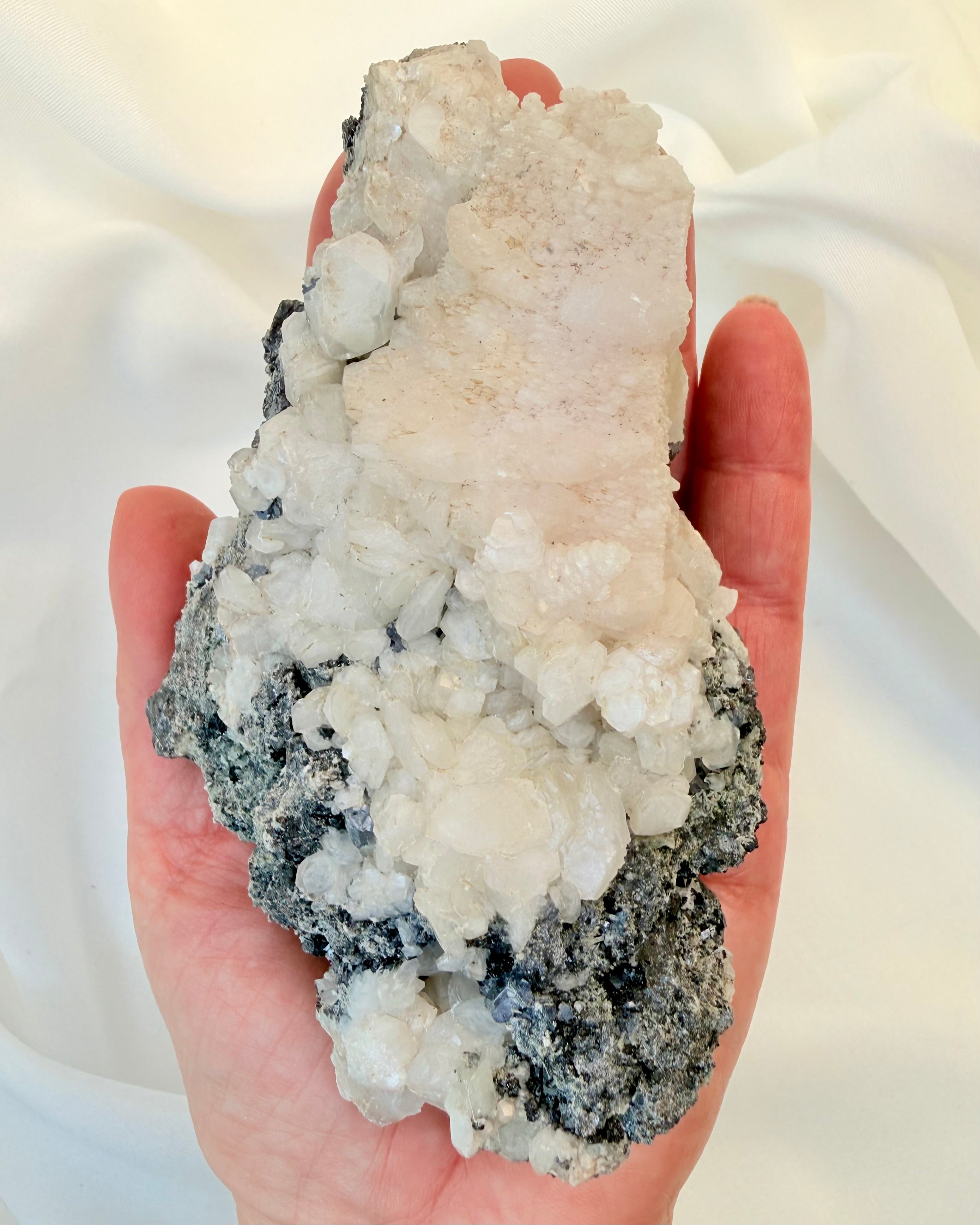 YIN OG YANG SAMARBEJDE - KRYSTAL - UNIKA