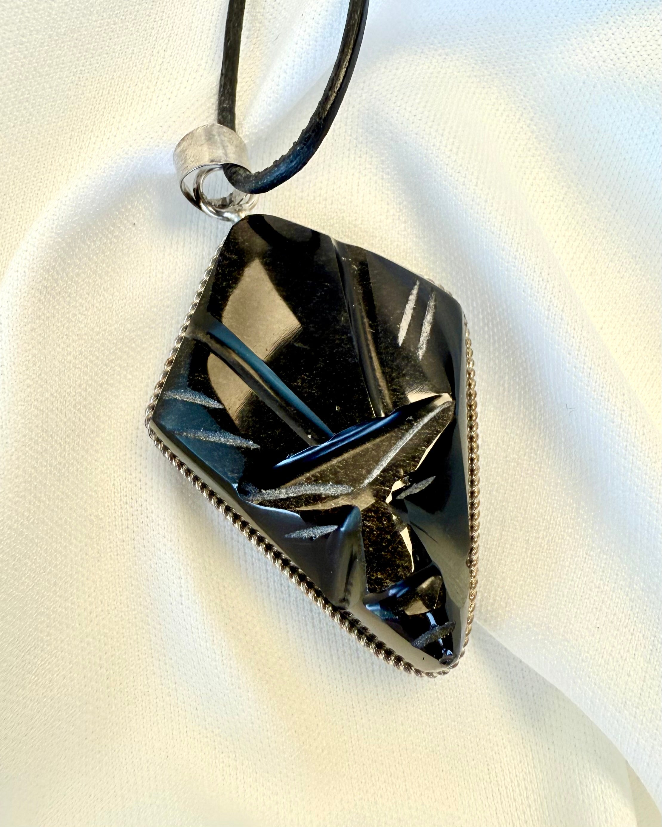 GENFORENING - AMULET - UNIKA