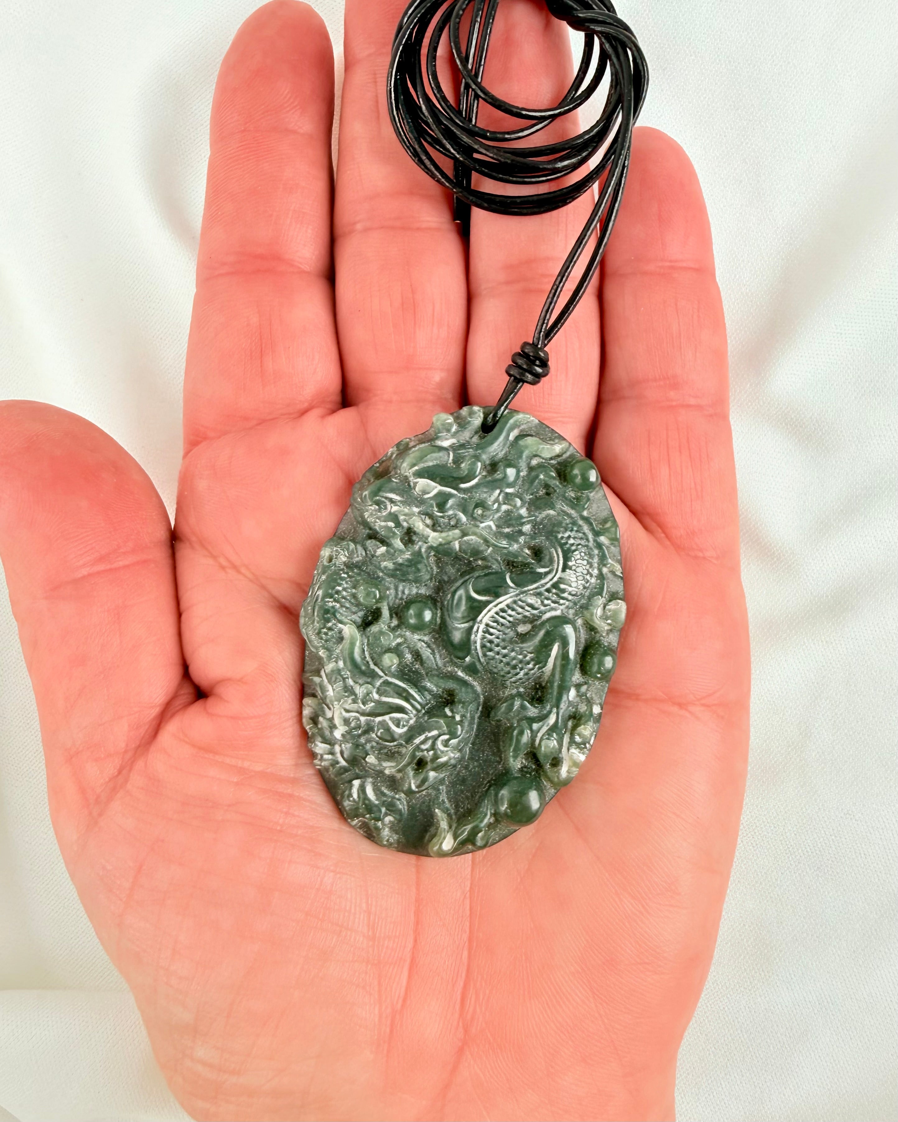 UROKKELIG INDRE STYRKE - AMULET - UNIKA