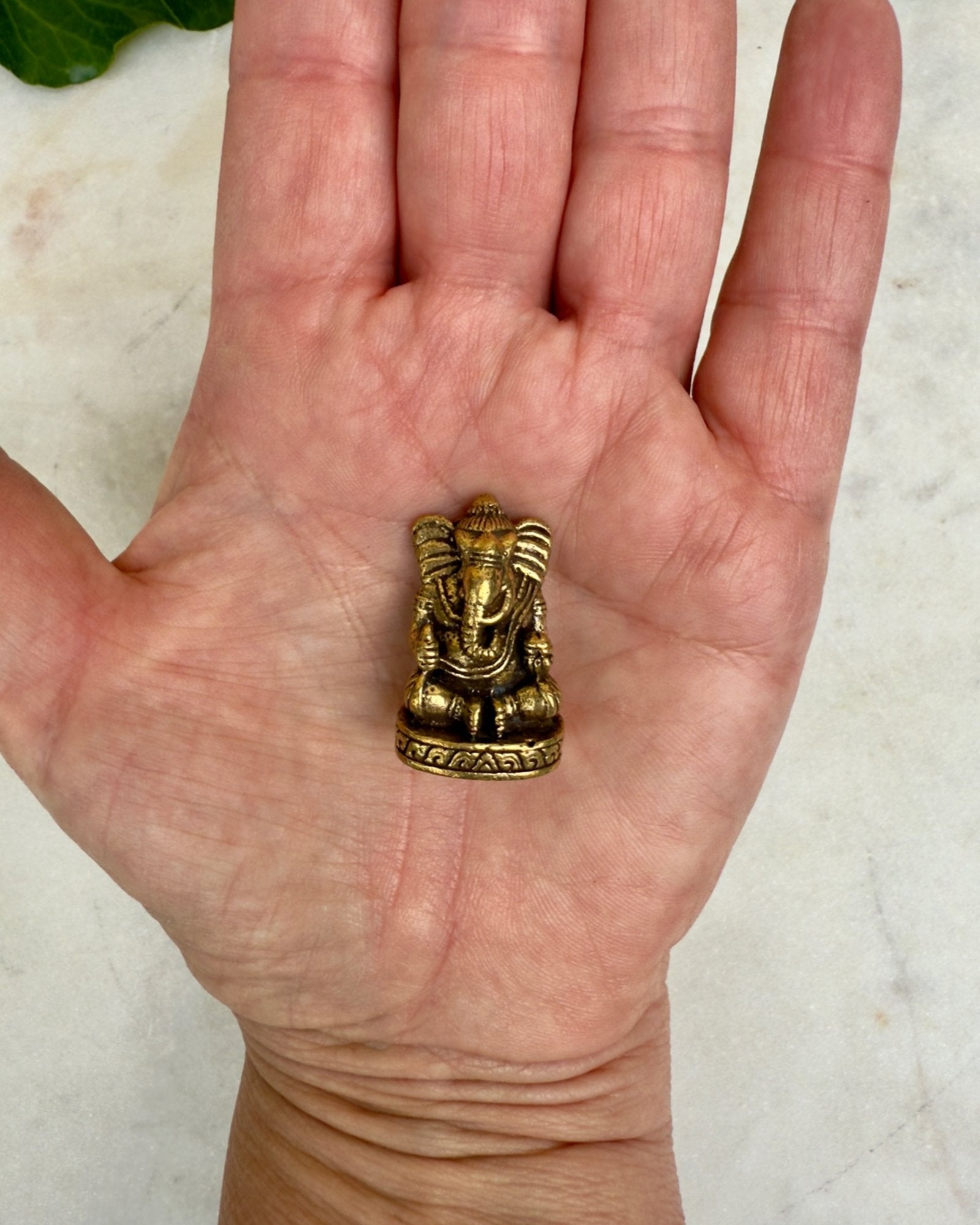 SLUT MED AT NØJES - FIGUR