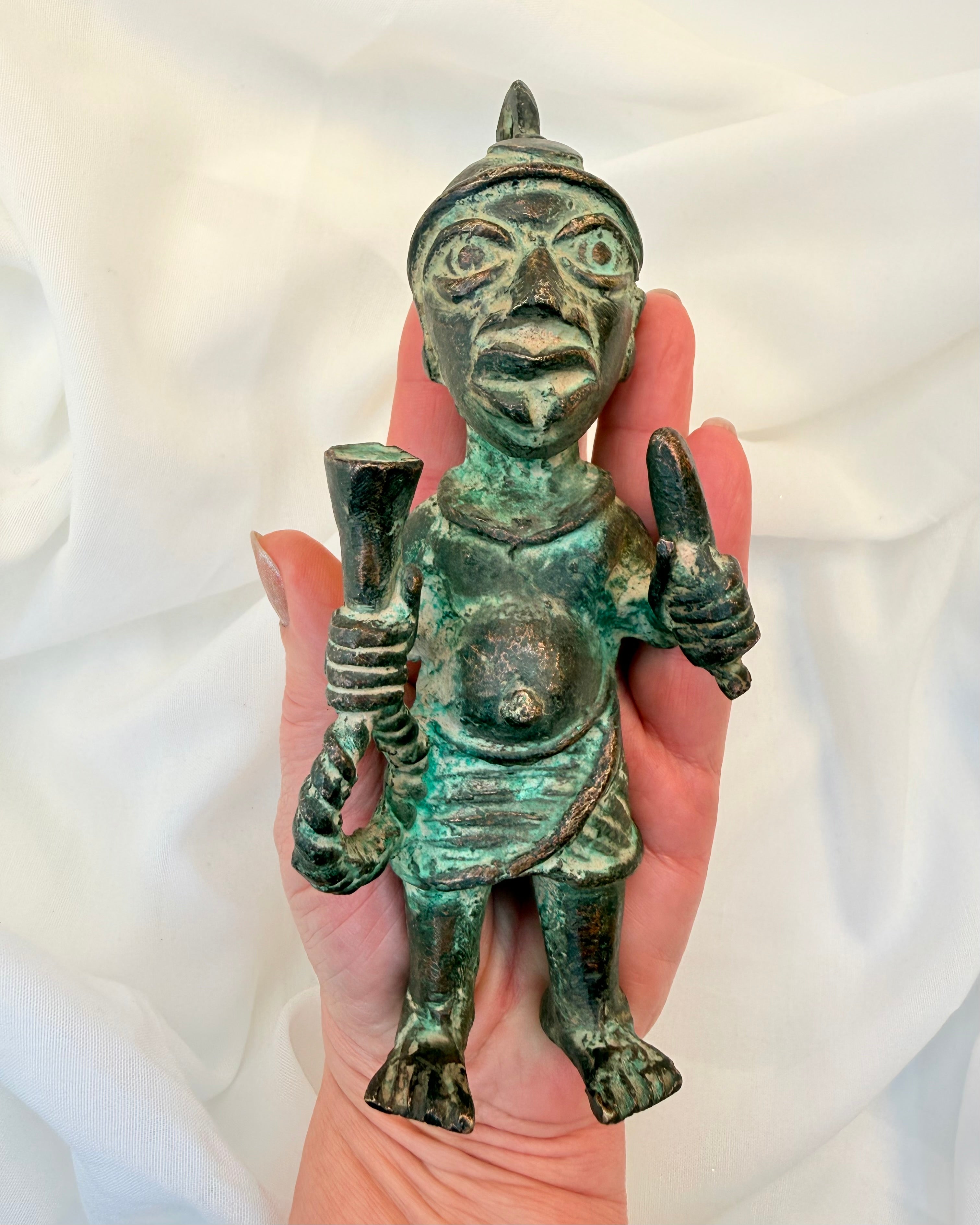 BRYD UD AF FORVENTNINGER - FIGUR