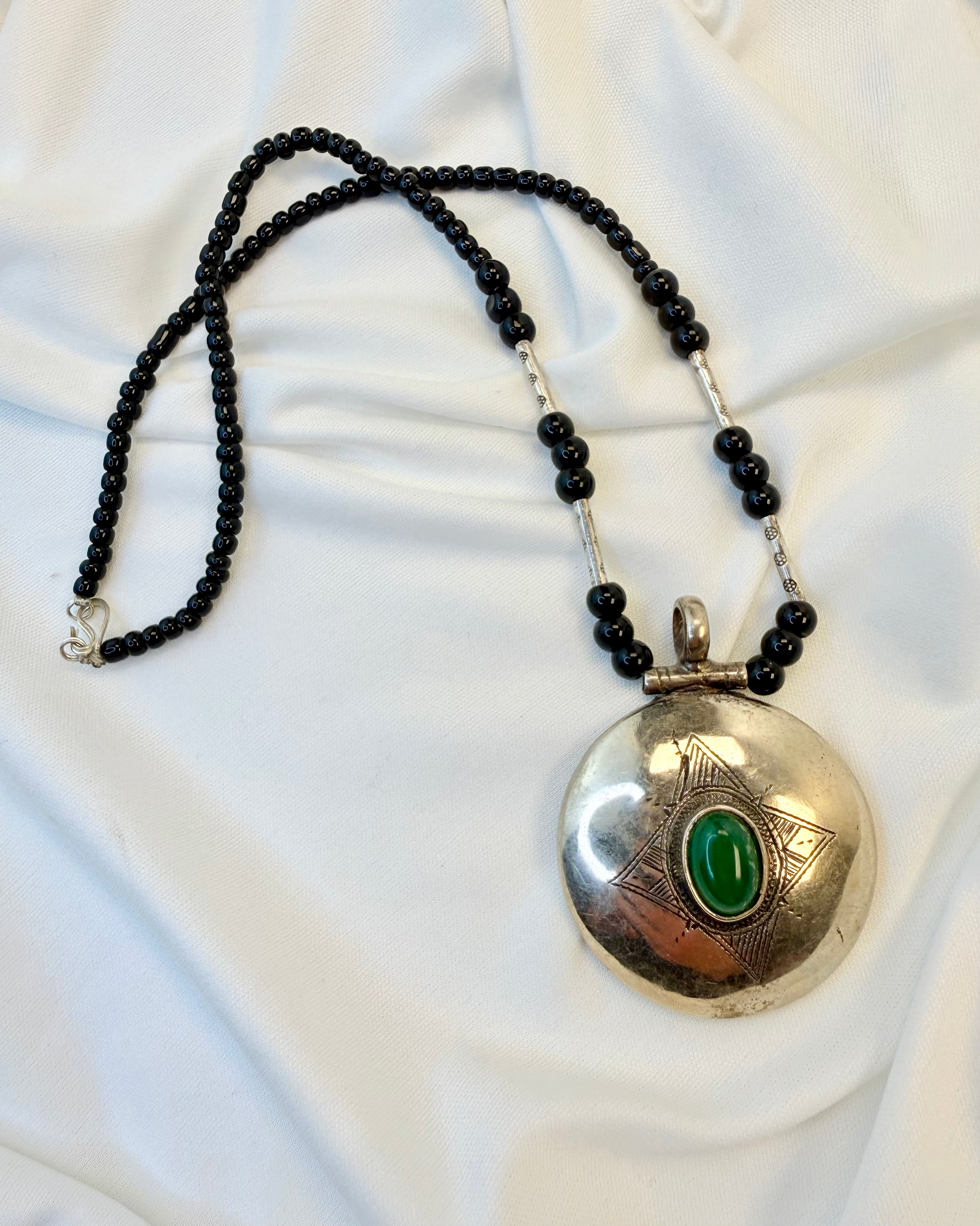 TAL OG HANDL UD FRA DIT HJERTE - AMULET - UNIKA