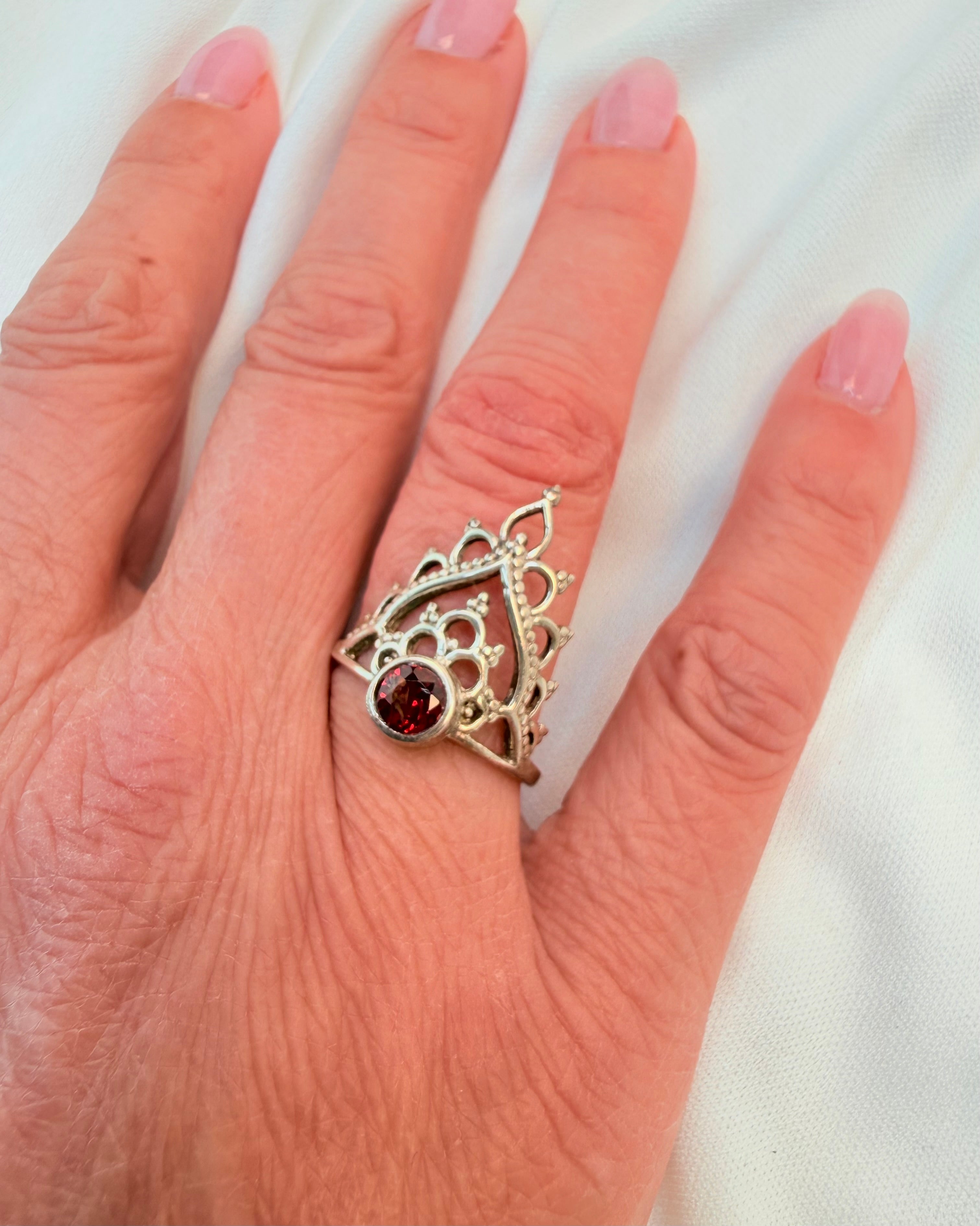 LÆR AT LYTTE TIL DIN MAVEFORNEMMELSE - RING - UNIKA