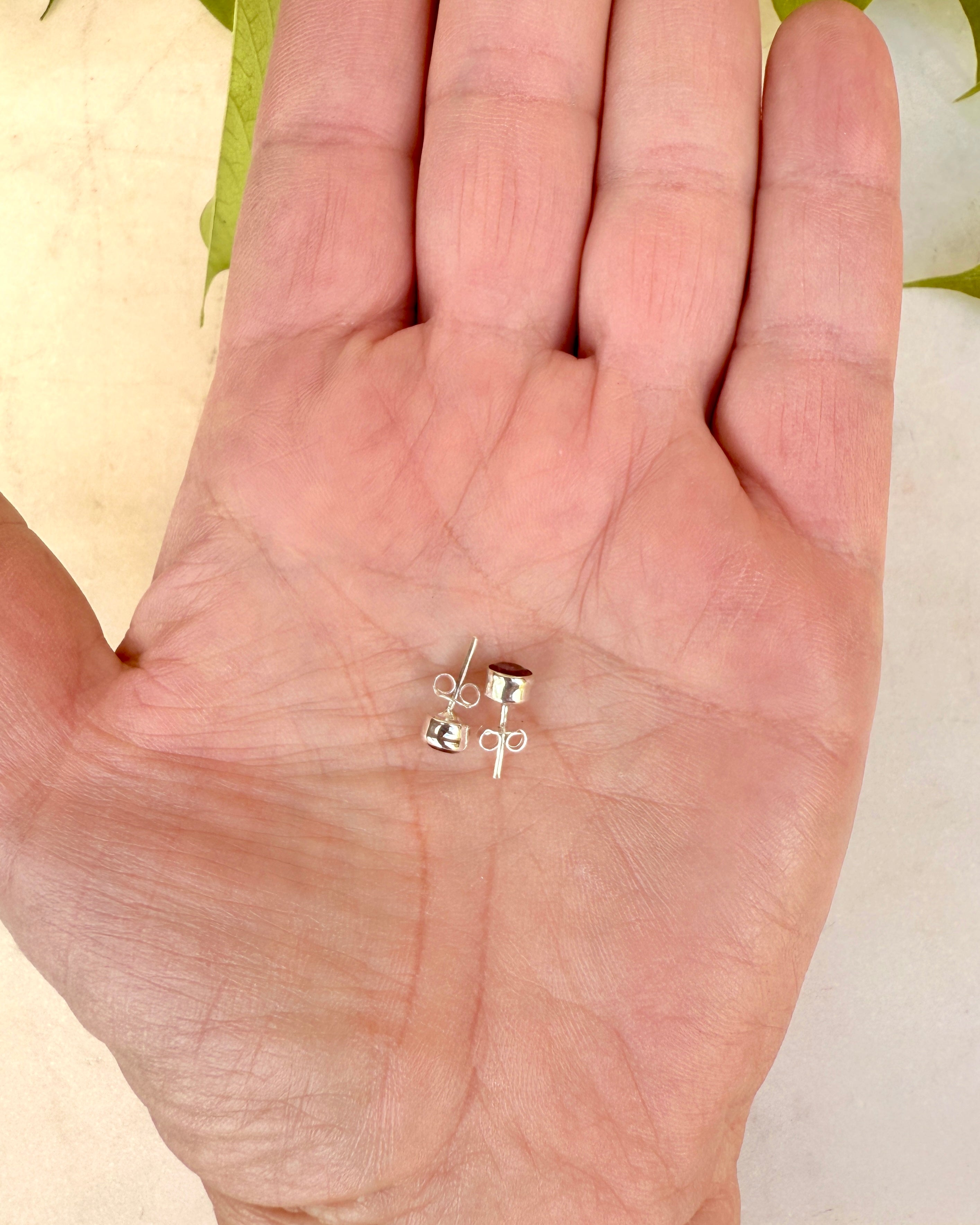 JEG ER UAFHÆNGIG - ØRERINGE