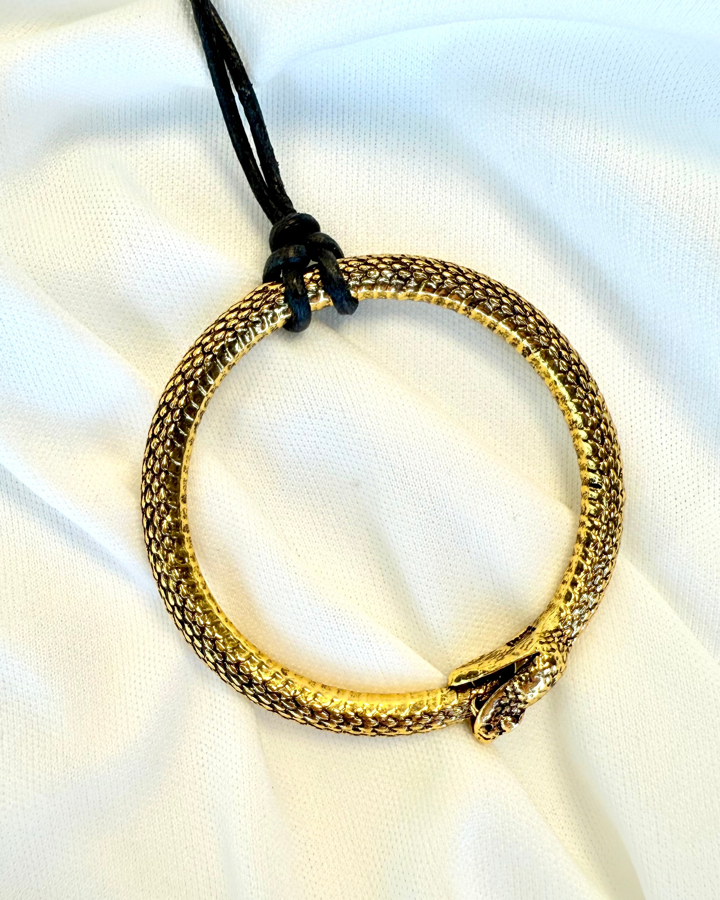 DEN GYLDNE OVERGANG - AMULET