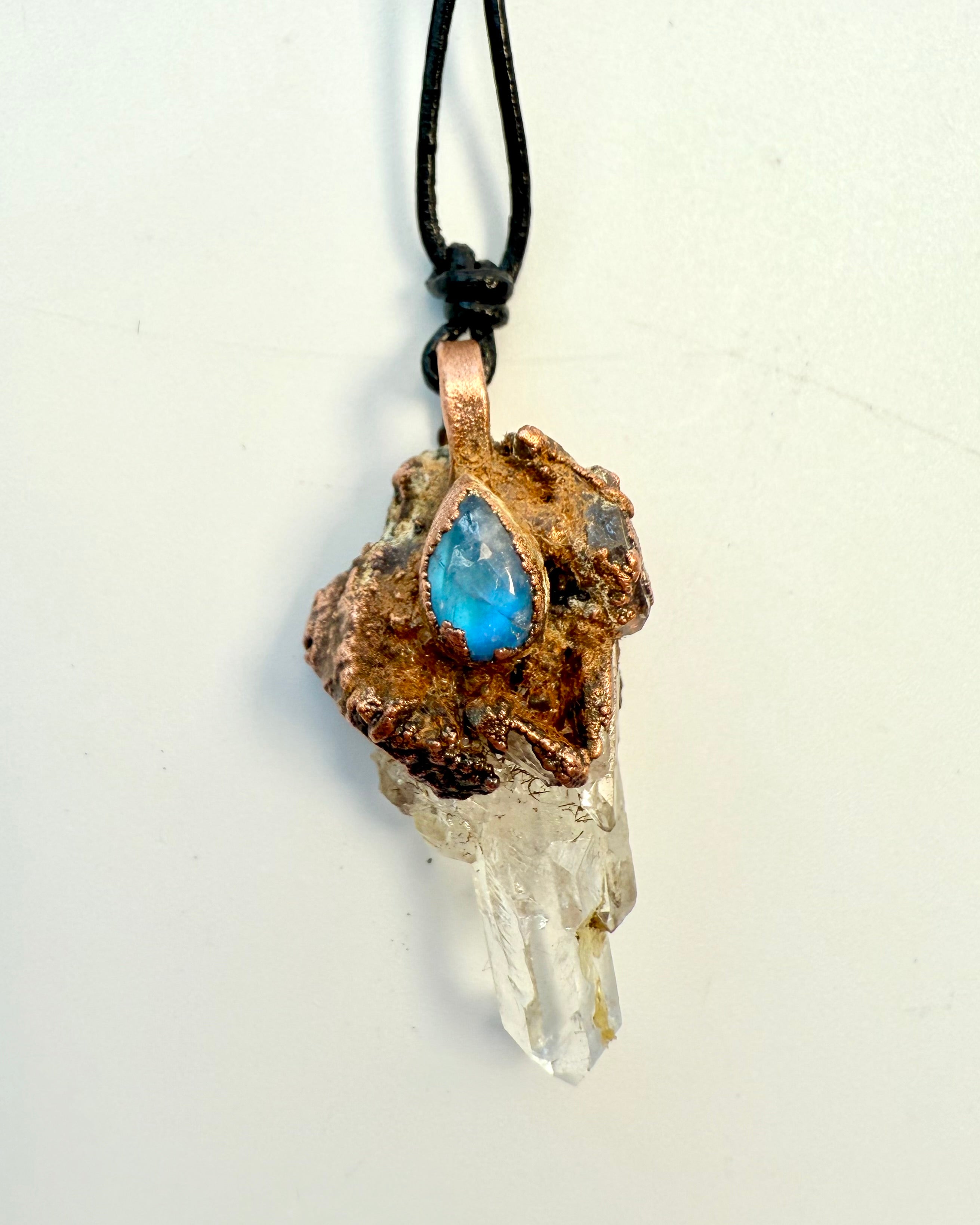 THE CLEAR CHANNEL - AMULET - UNIKA