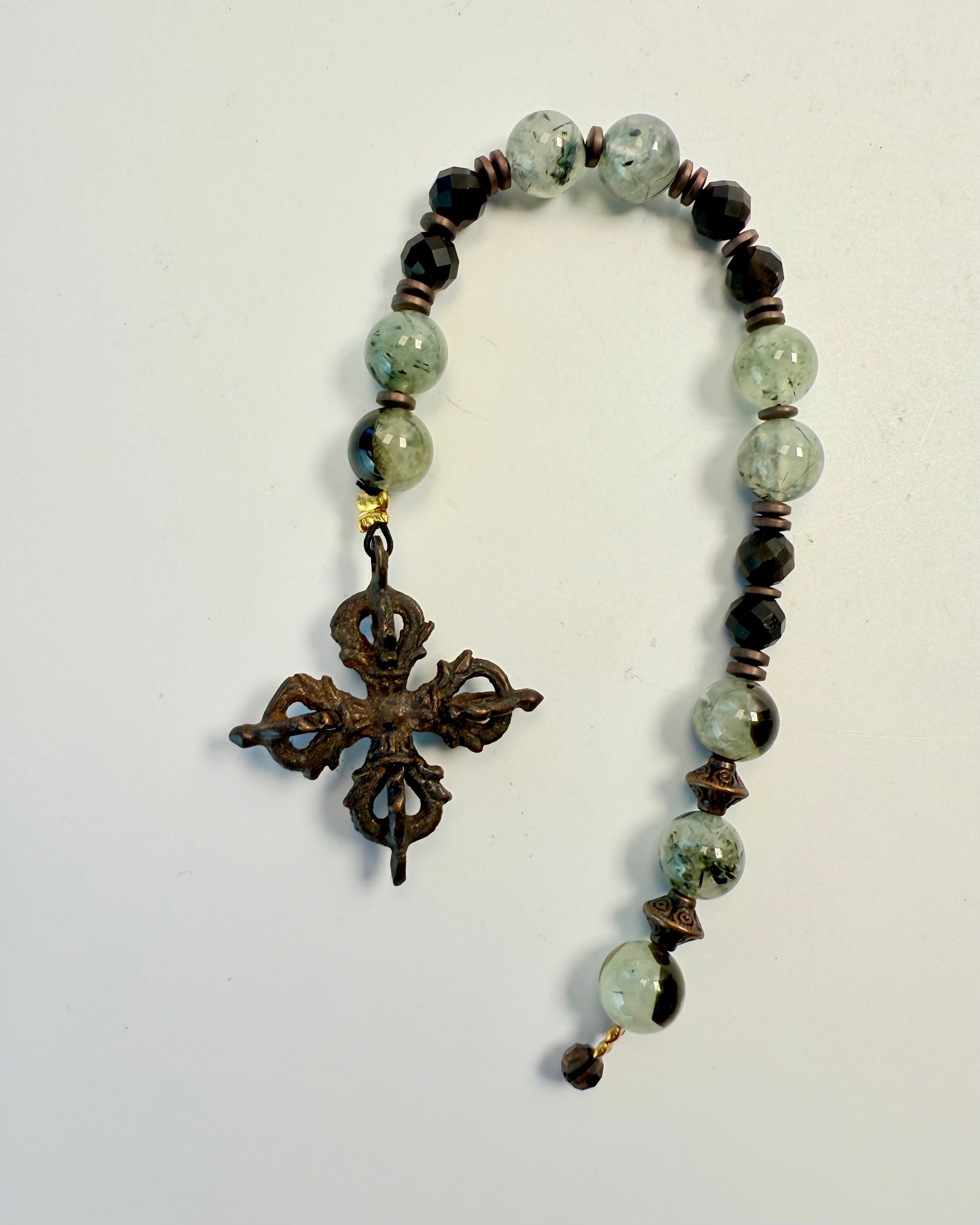 FORLØSER BARNDOMSTRAUMER - KRYSTALKÆDE 1 tilb