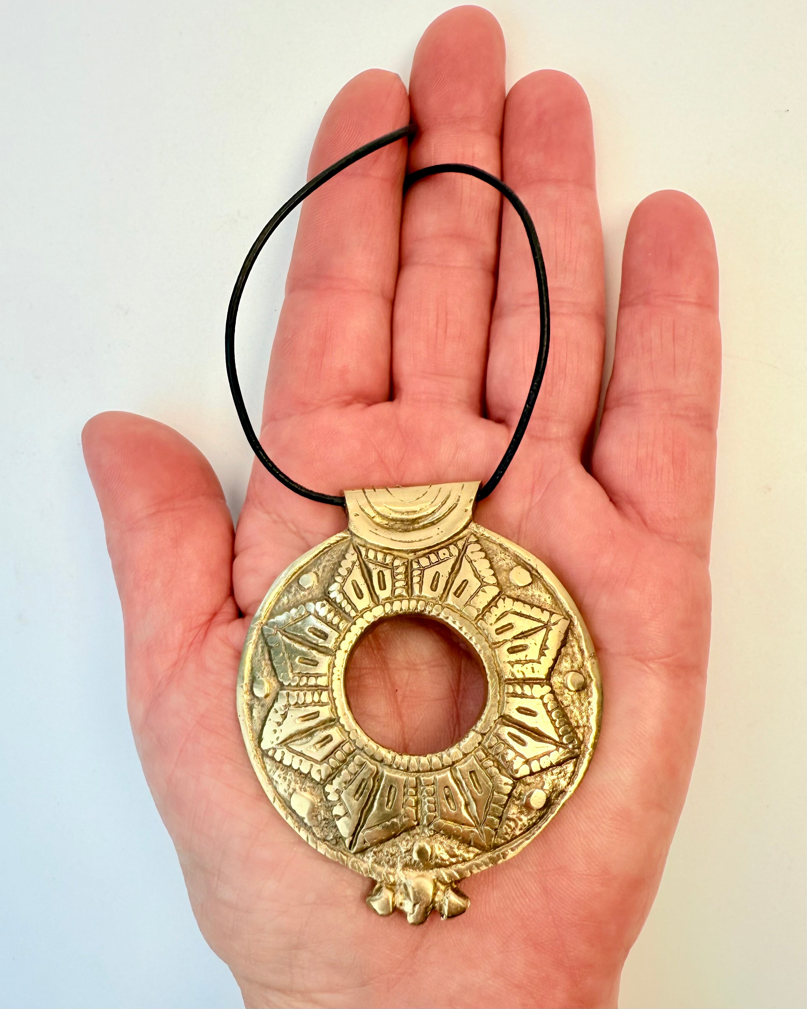 HELLIGT RÅD - AMULET