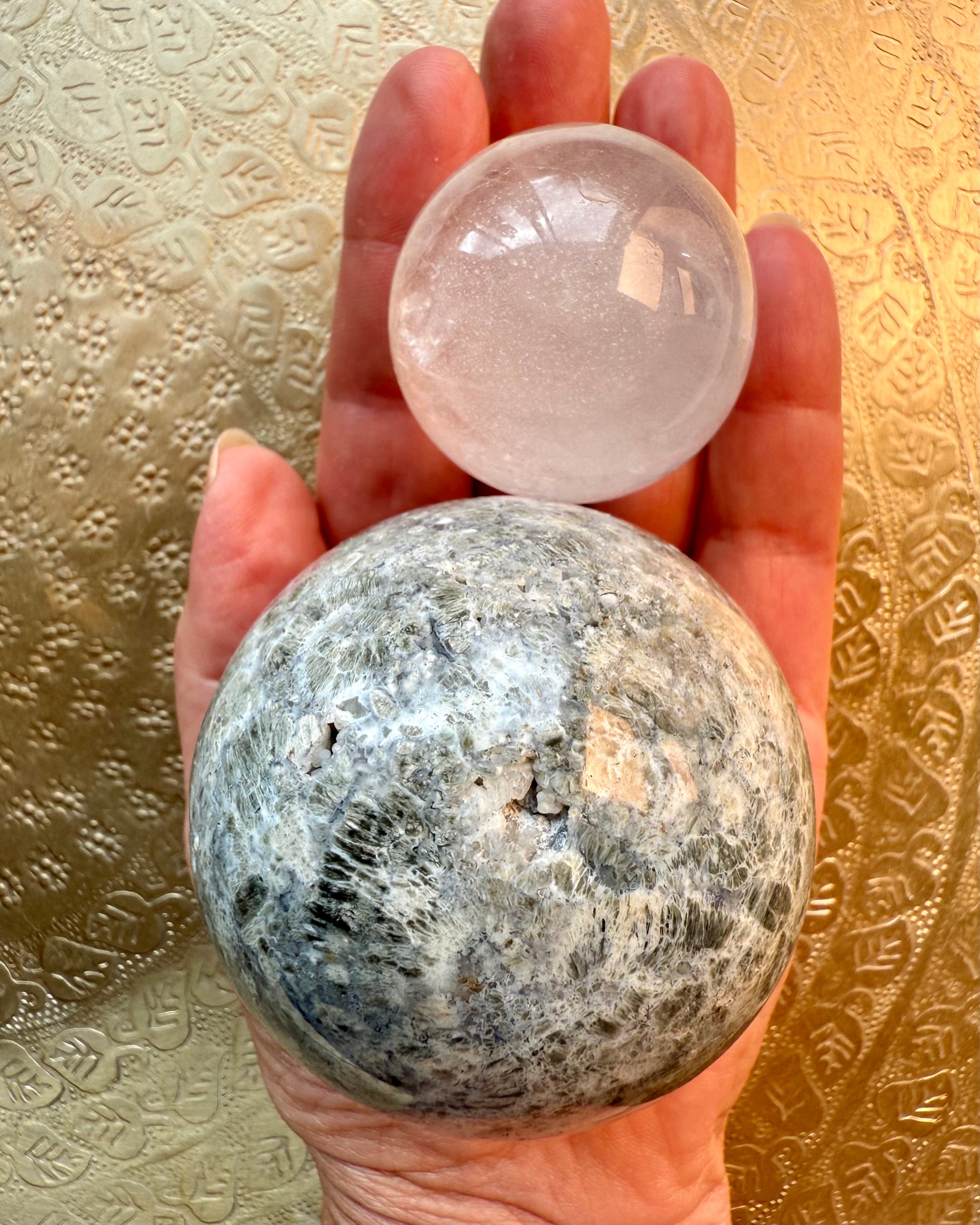 SKYGGEARBEJDE OG KLARSYN - KRYSTALKUGLE - PAR - UNIKA