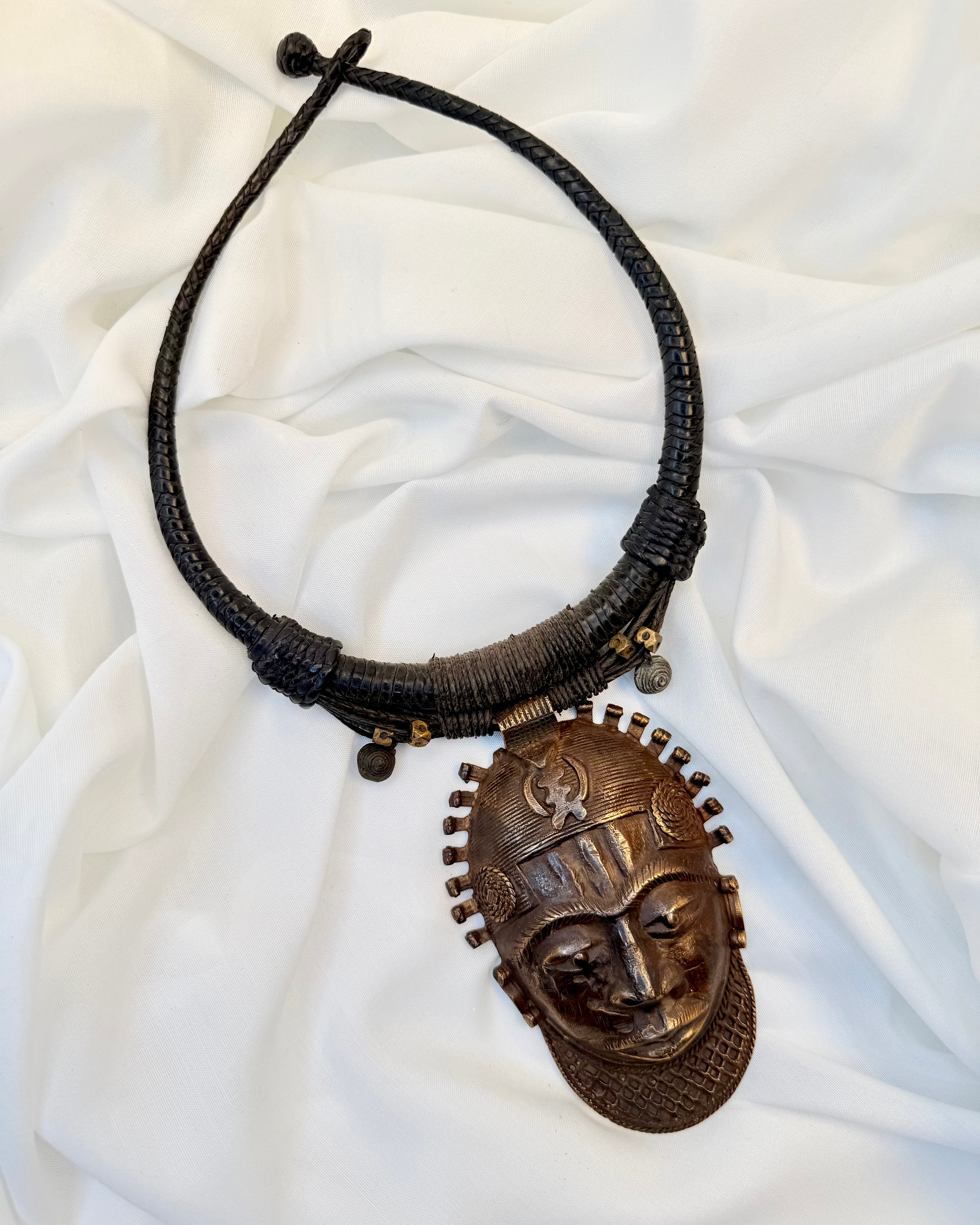 INDVIELSERNES AMULET - UNIKA