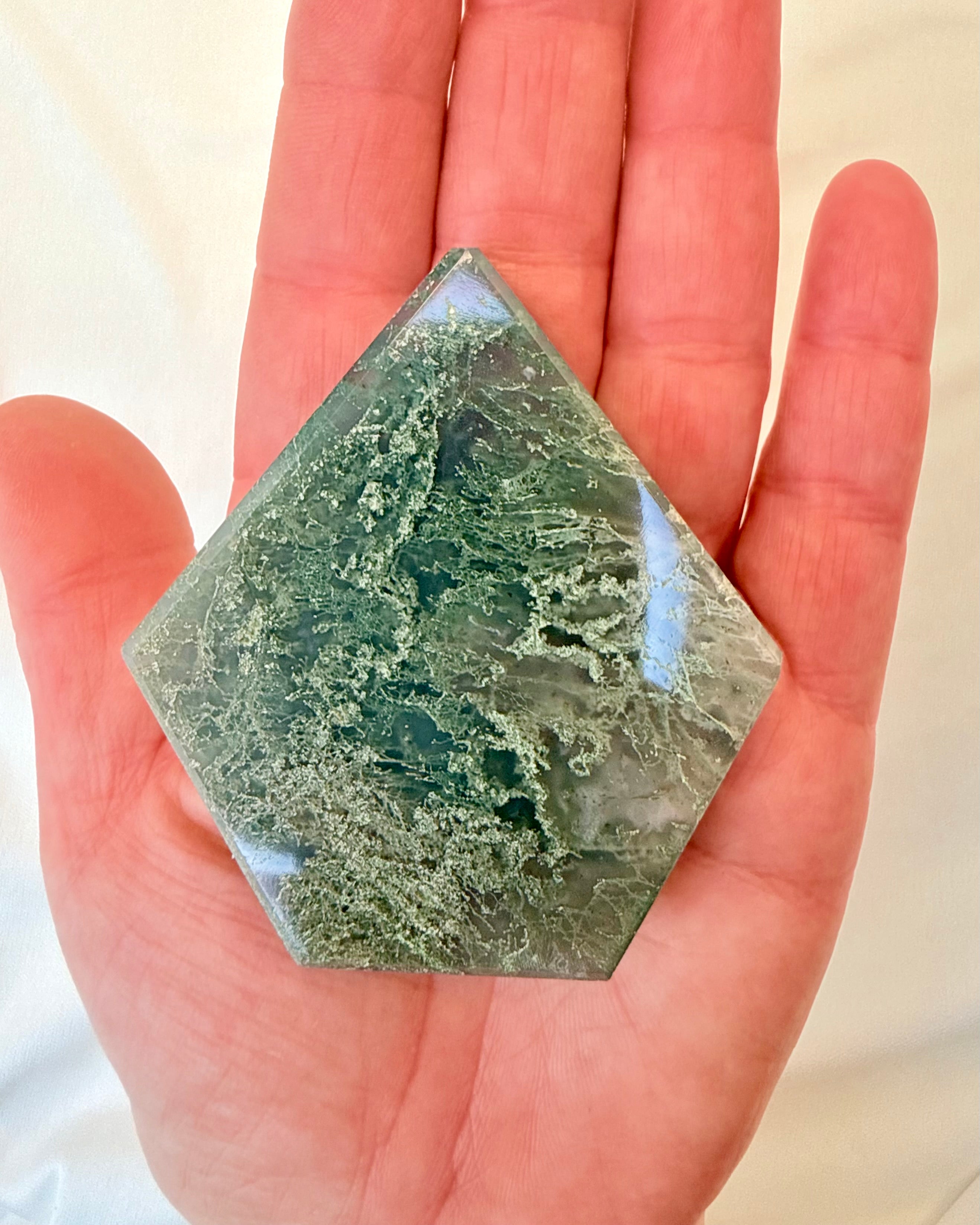 UFRIVILLIGE MØNSTRE OG OVERBEVISNINGER - KRYSTAL