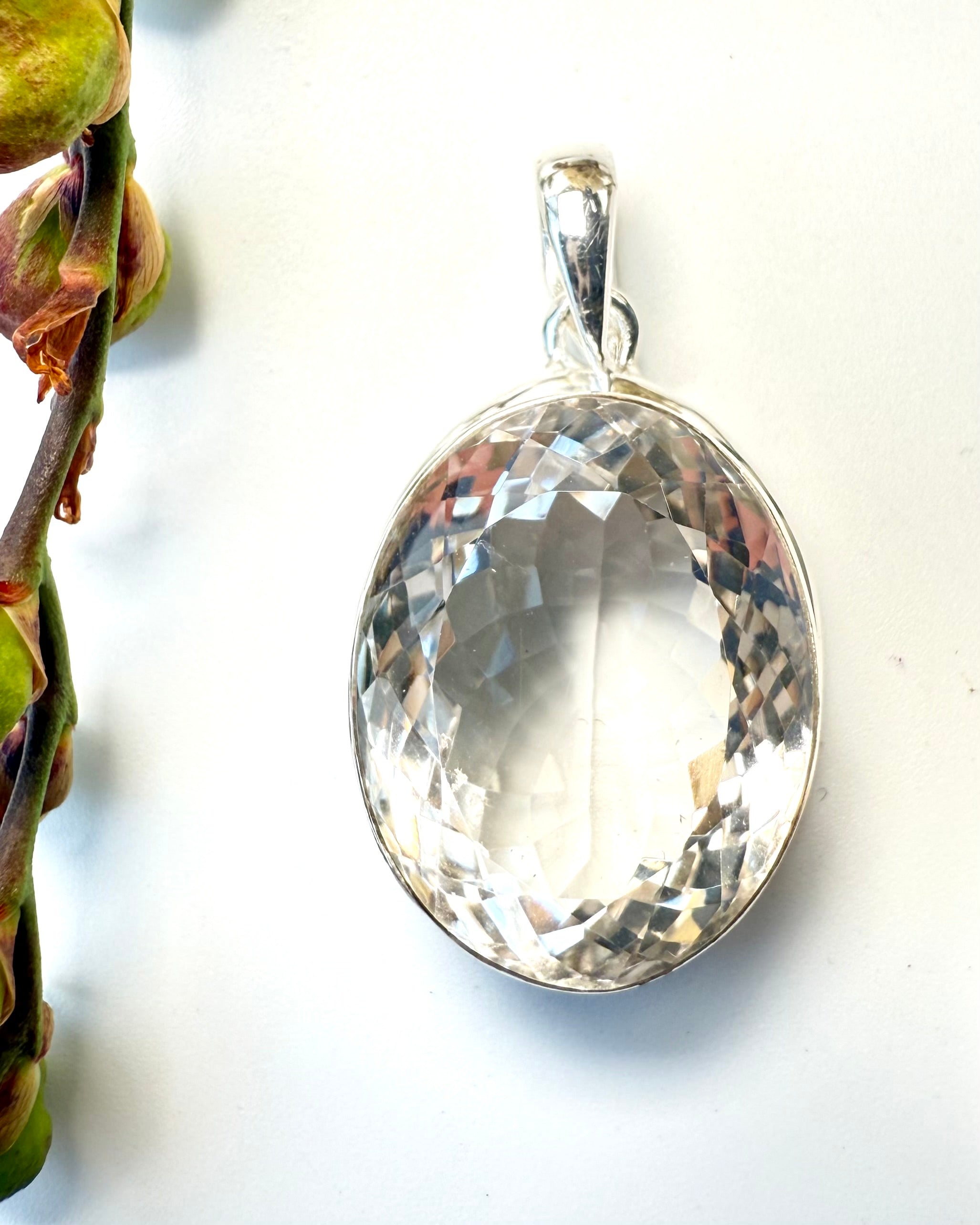 ALLOW THE LIGHT TO EMBRACE YOU - VEDHÆNG - UNIKA