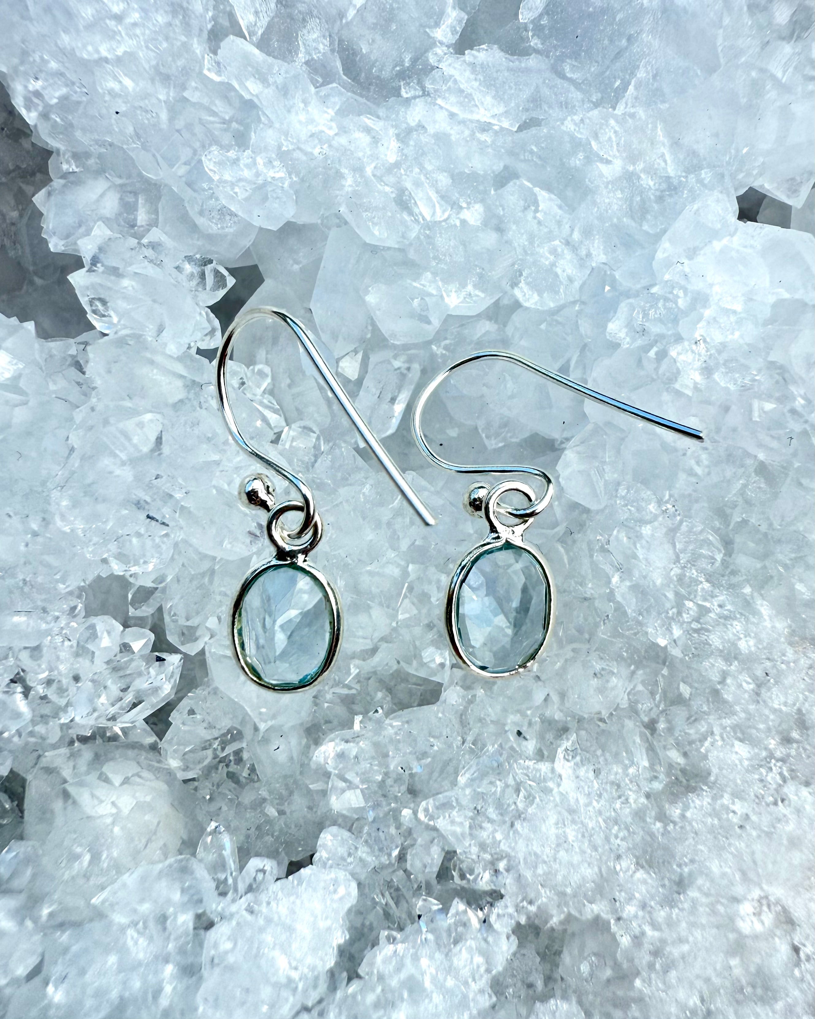 UNIVERSAL LIGHT - ØRERINGE - UNKA