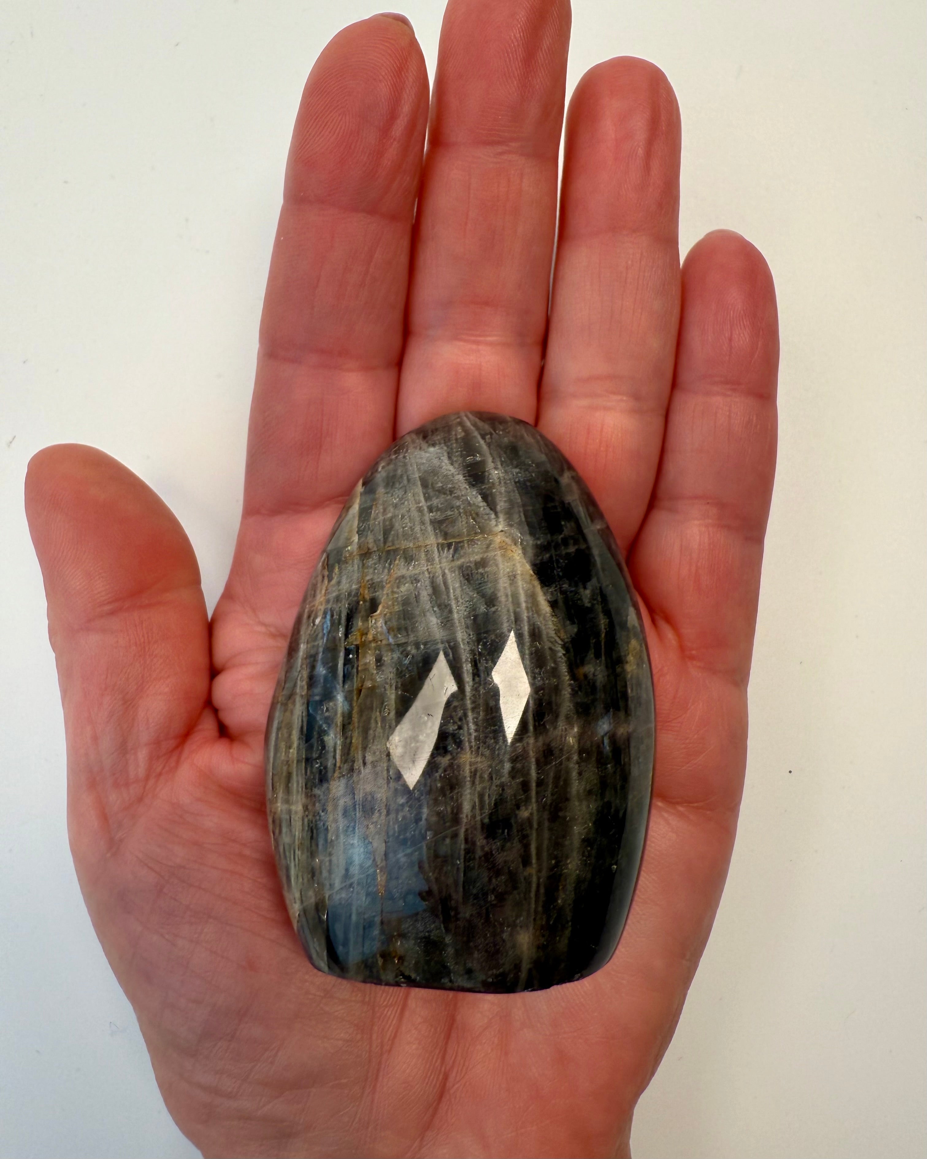 HEMMELIGHEDERNES KRAFT - KRYSTAL