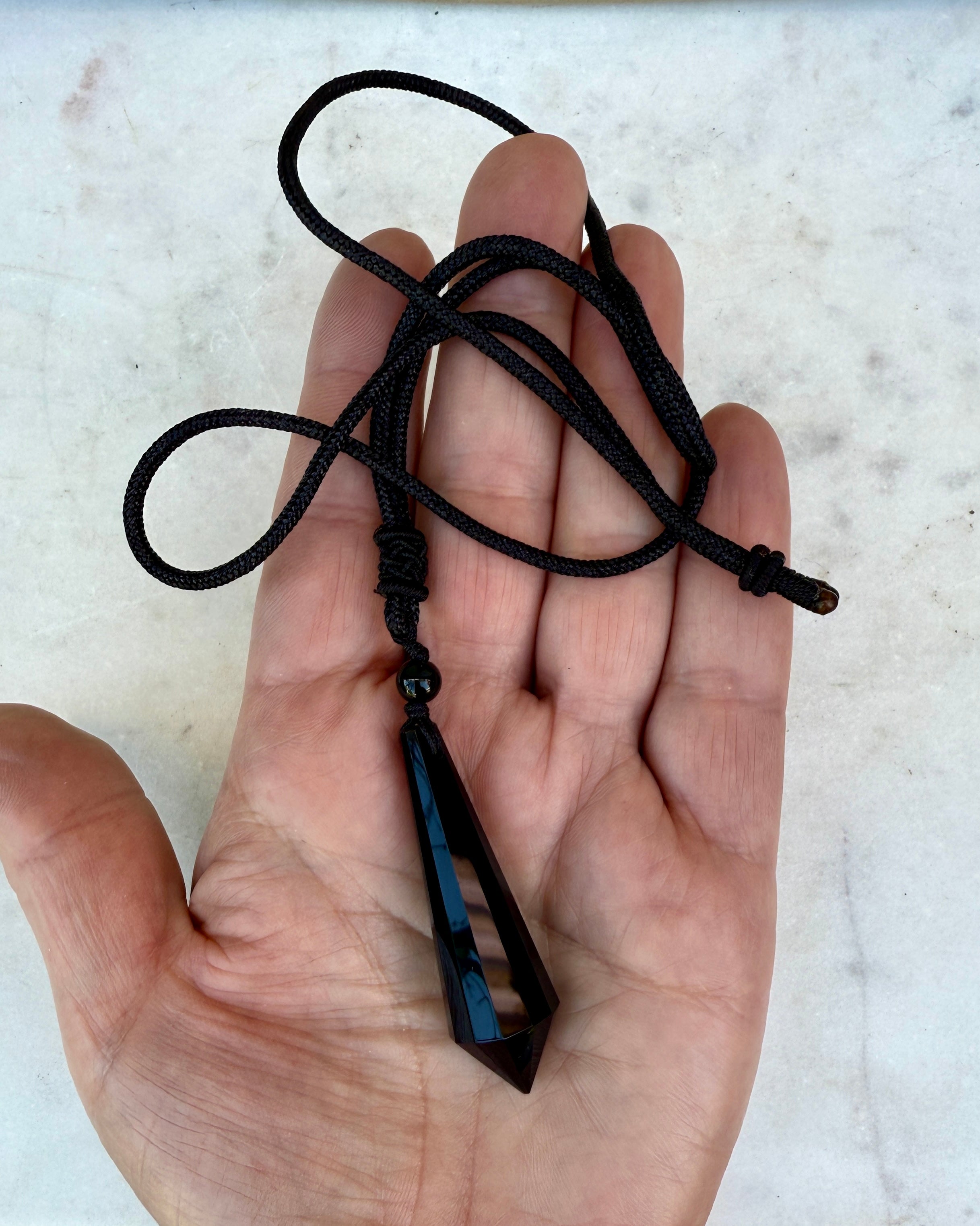 DIREKTE GENNEMBRUD - AMULET - UNIKA