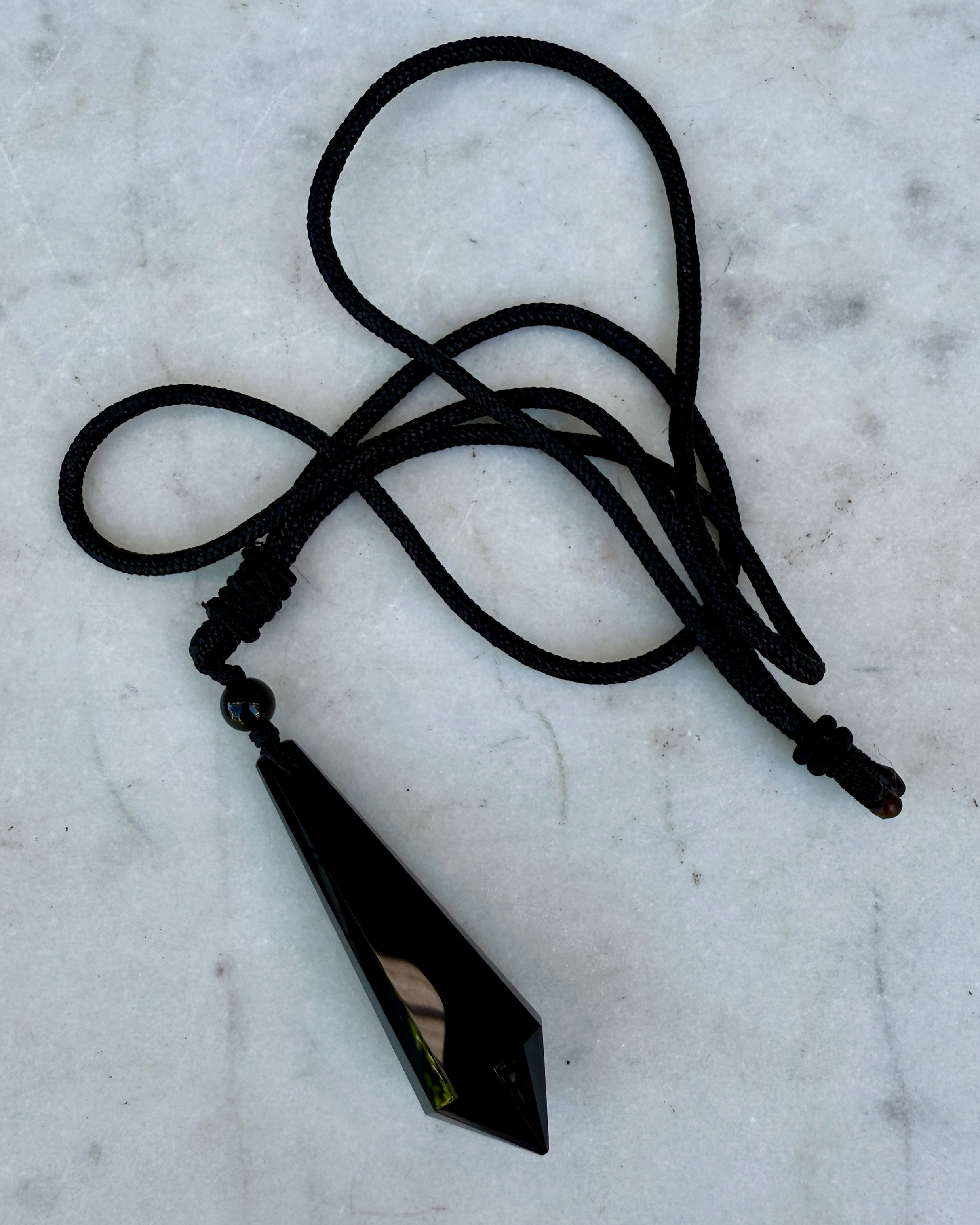 DIREKTE GENNEMBRUD - AMULET - UNIKA