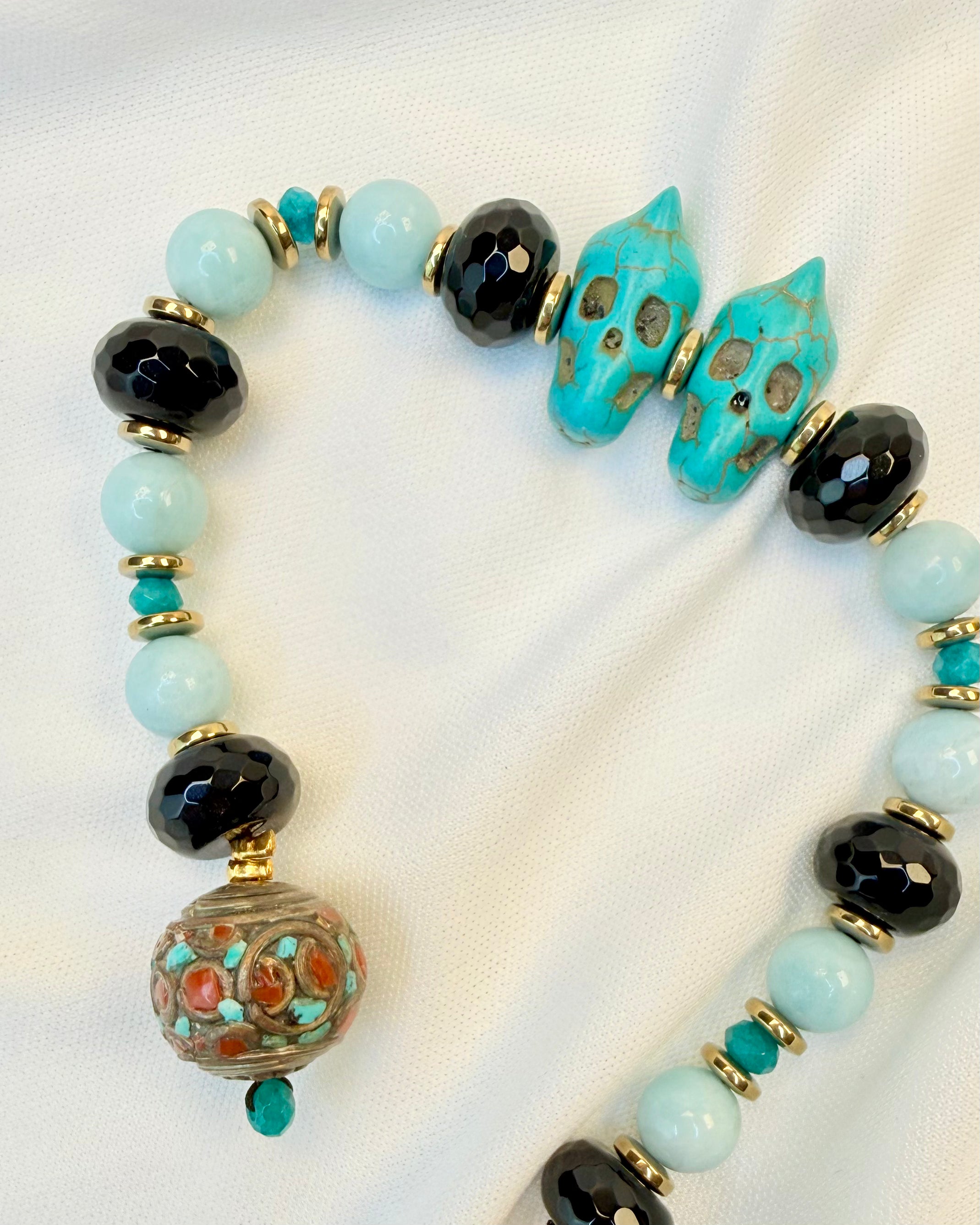 EVNEN TIL AT BLIVE STÅENDE, NÅR ALT ANDET FALDER - KRYSTALKÆDE