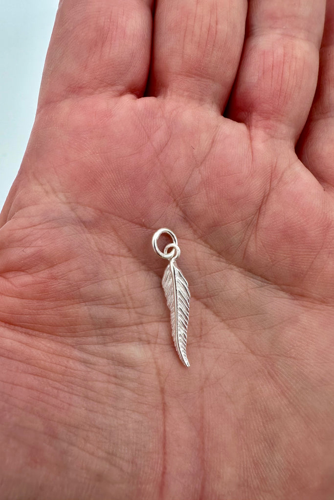 A FEATHER FROM AN ANGEL - SØLVVEDHÆNG